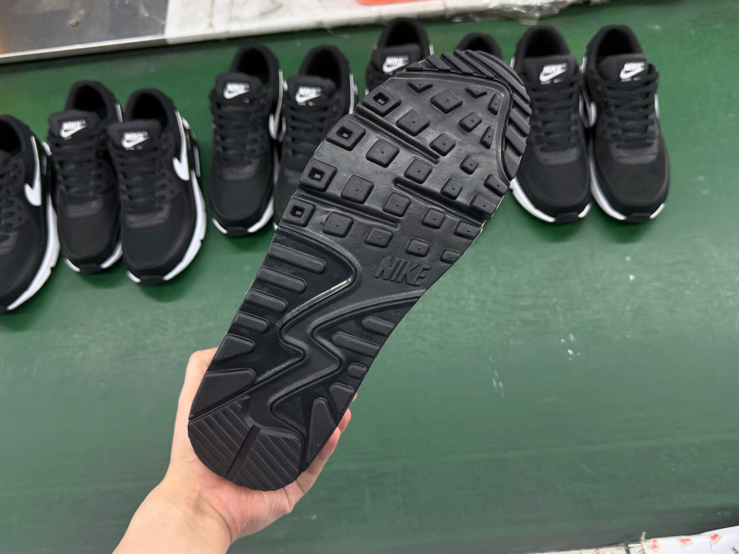Nike Air Max 90 Black/White - Iconic Style, Supreme Comfort, and Lasting Impact 8 cmp i1758306001161 7971 0 6