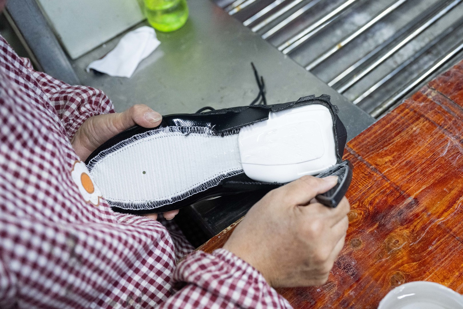 MAX版 目前最正确版本 Nike Shox TL系列 “Dynamic Yellow”黑活力黄

•鞋身热熔压胶条 高频宽度一致 立体有压印纹理
•Swoosh双层叠加工艺 层次感饱满 
•Shox气柱与支撑框架精密衔接 精准对位 PU清晰
•鞋型 鞋身高度 后跟弧度 与原鞋一致 

货号：CN0151-002
尺码：39 40 40.5 41 42 42.5 43 44 44.5 45 45.5 46 47.5