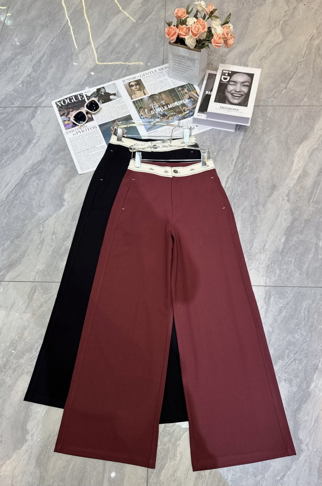 Title: High-End Women’s Suit with Unique Design Features and High-Quality Fabrics for Classic Style Summary: High-quality women’s suit with unique design, insulating fabrics, and classic style - 图片 5