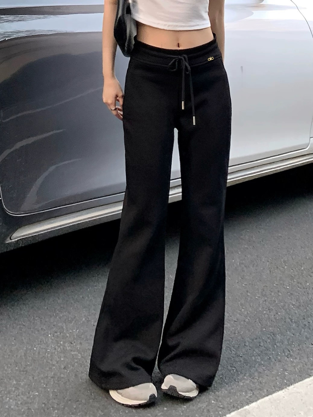 Luxury Women’s Clothing: Air-Freighted with Care for Cosmopolitan Style - 图片 3
