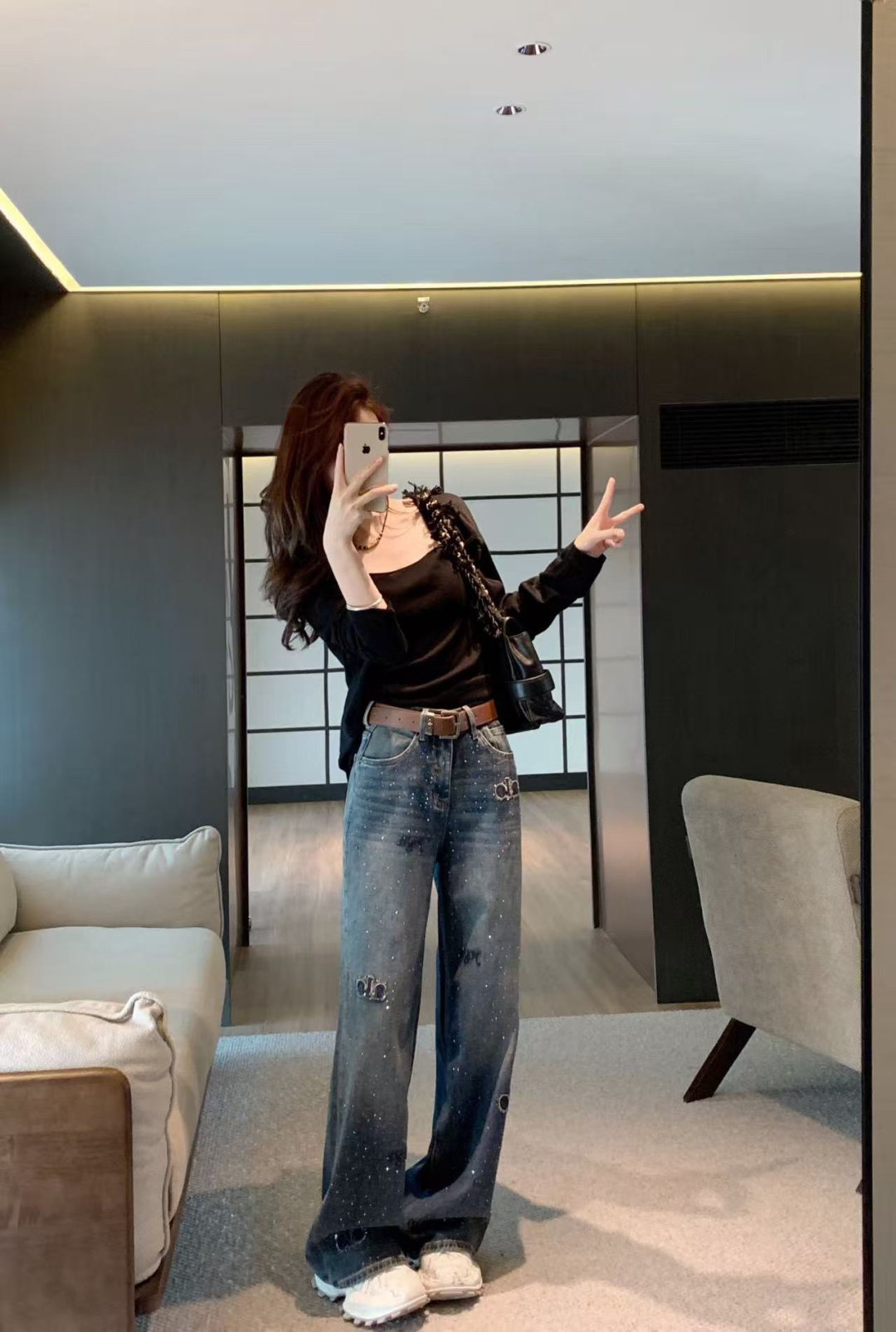 “High-Quality Women’s Suit with Alo-Pound Embroidery and Comfortable Jeans” - 图片 3
