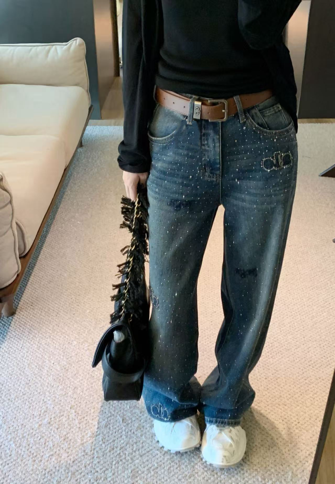 “High-Quality Women’s Suit with Alo-Pound Embroidery and Comfortable Jeans” - 图片 5