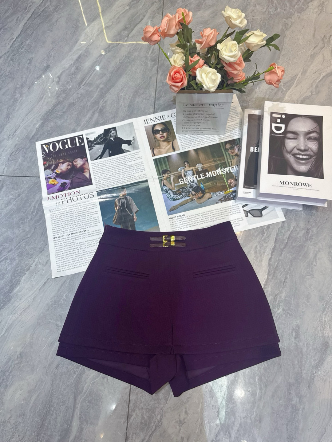 “High Quality Women’s Clothes: Stylish Wool Shorts with Classic Design and Metal Buttons” - 图片 3