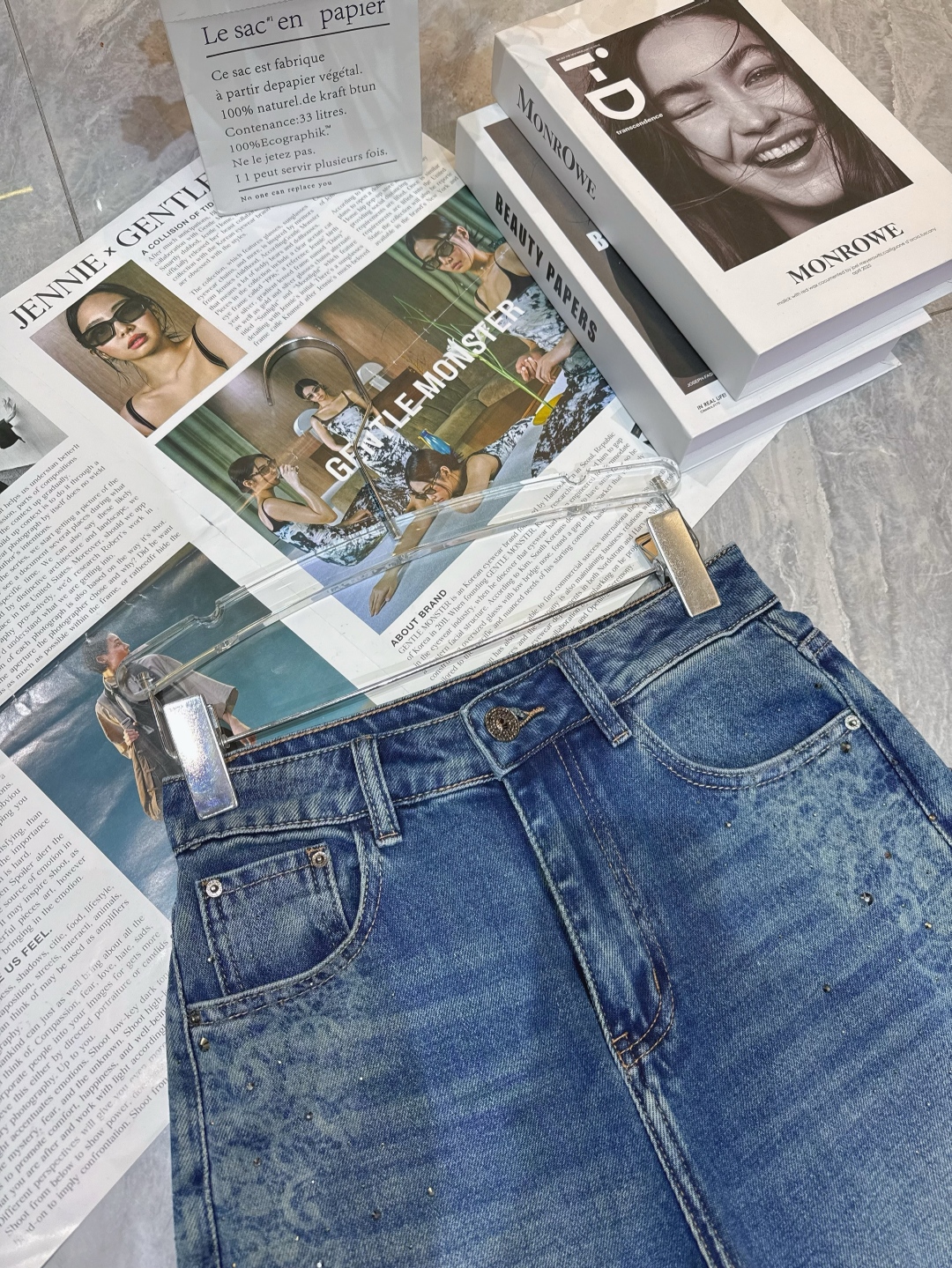 “High-End Women’s Suit: Miu-Exploited Unicorns and Classic Cowboys in Blue Diamond Styling” - 图片 8