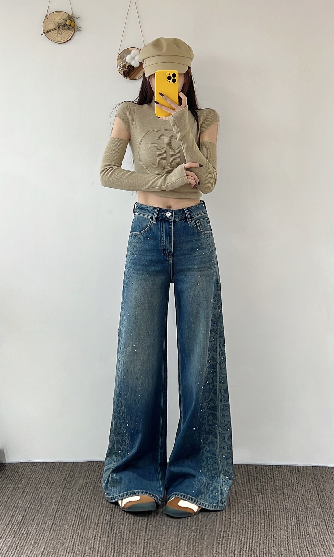 “High-End Women’s Suit: Miu-Exploited Unicorns and Classic Cowboys in Blue Diamond Styling” - 图片 6