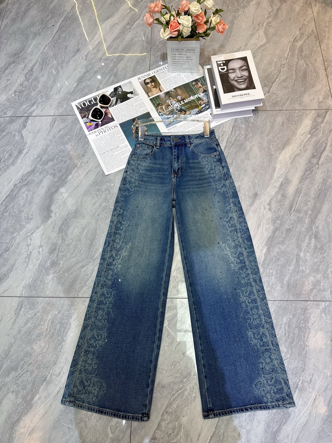 “High-End Women’s Suit: Miu-Exploited Unicorns and Classic Cowboys in Blue Diamond Styling” - 图片 7