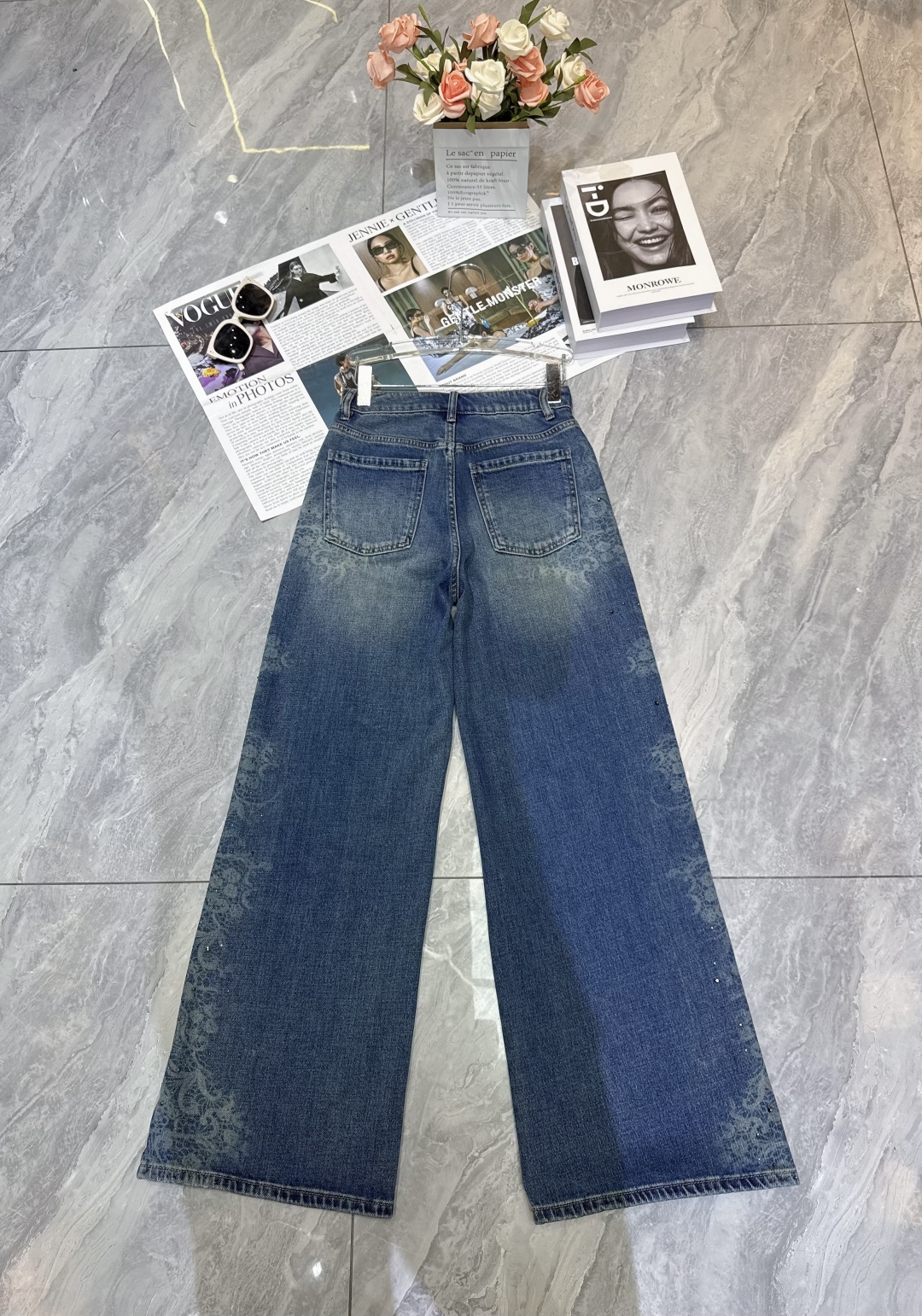 “High-End Women’s Suit: Miu-Exploited Unicorns and Classic Cowboys in Blue Diamond Styling” - 图片 9