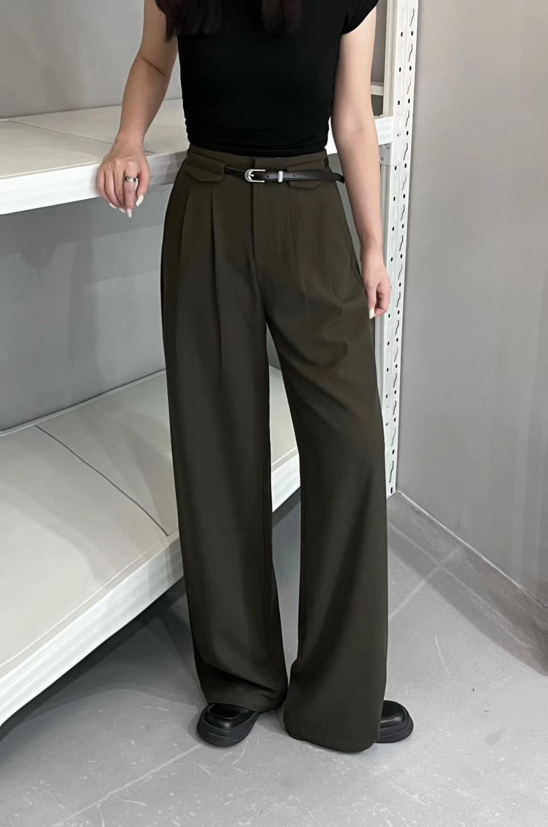 “High-Quality Women’s Suit with Pound Push for Acne Shorts SMLXL” - 图片 5