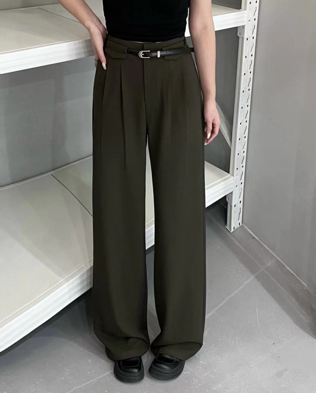 “High-Quality Women’s Suit with Pound Push for Acne Shorts SMLXL” - 图片 4