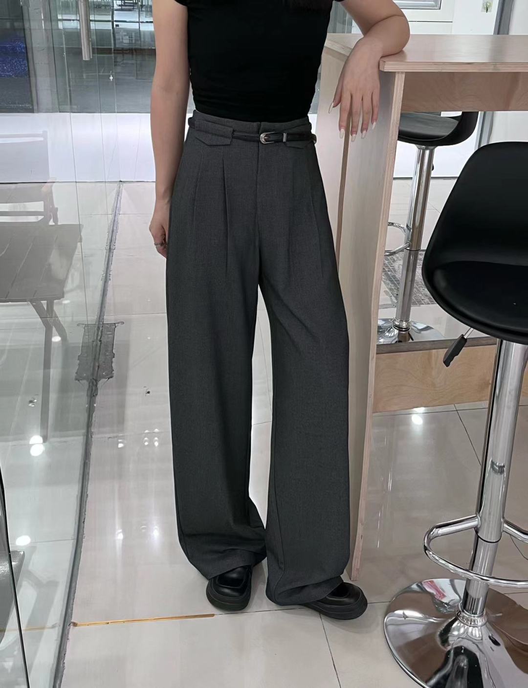 “High-Quality Women’s Suit with Pound Push for Acne Shorts SMLXL” - 图片 3