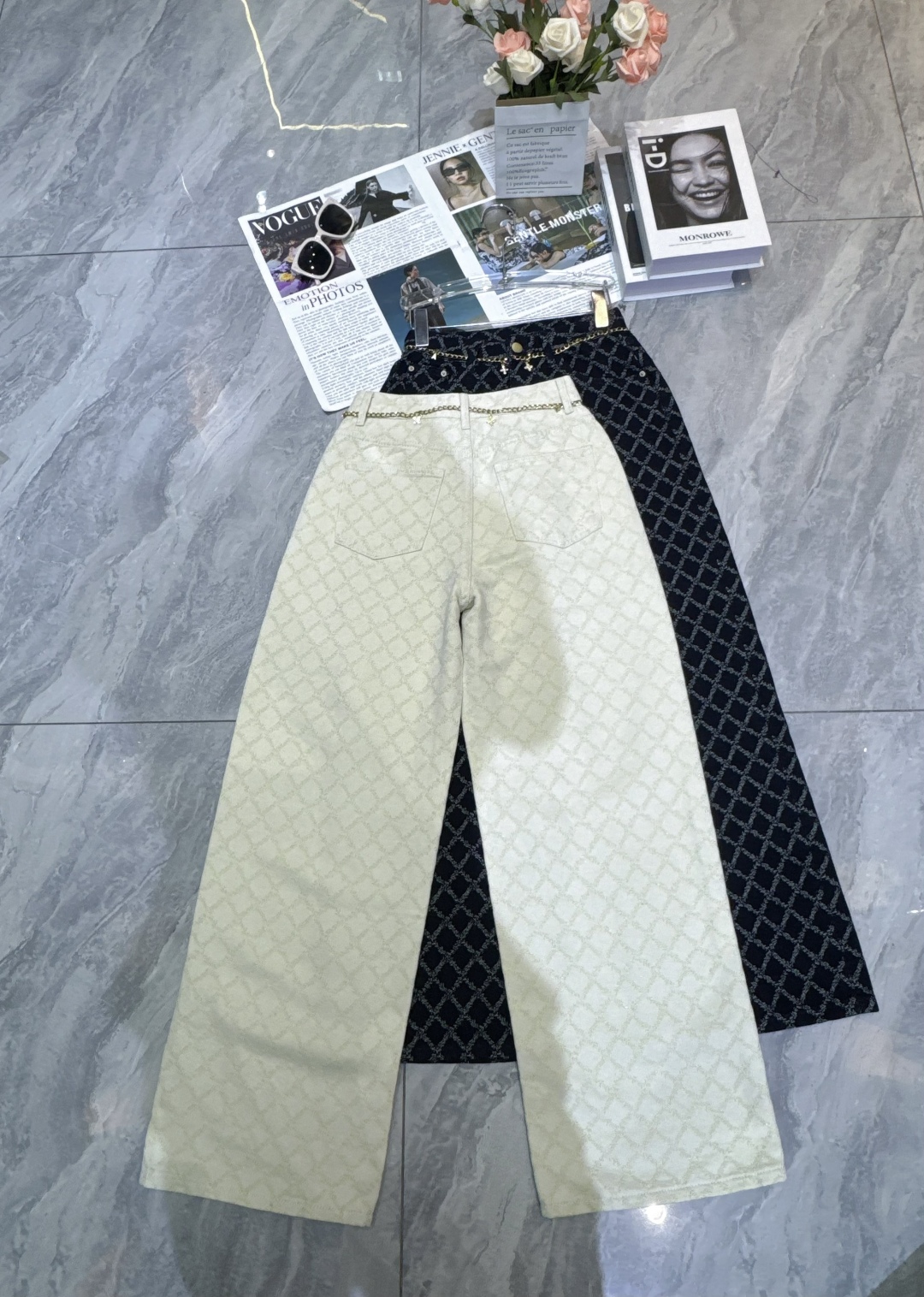 High-Waisted Wide Leg Jeans with Chain Detail - Stylish & Comfortable 7 cmp i1756815494490 4695 0 5