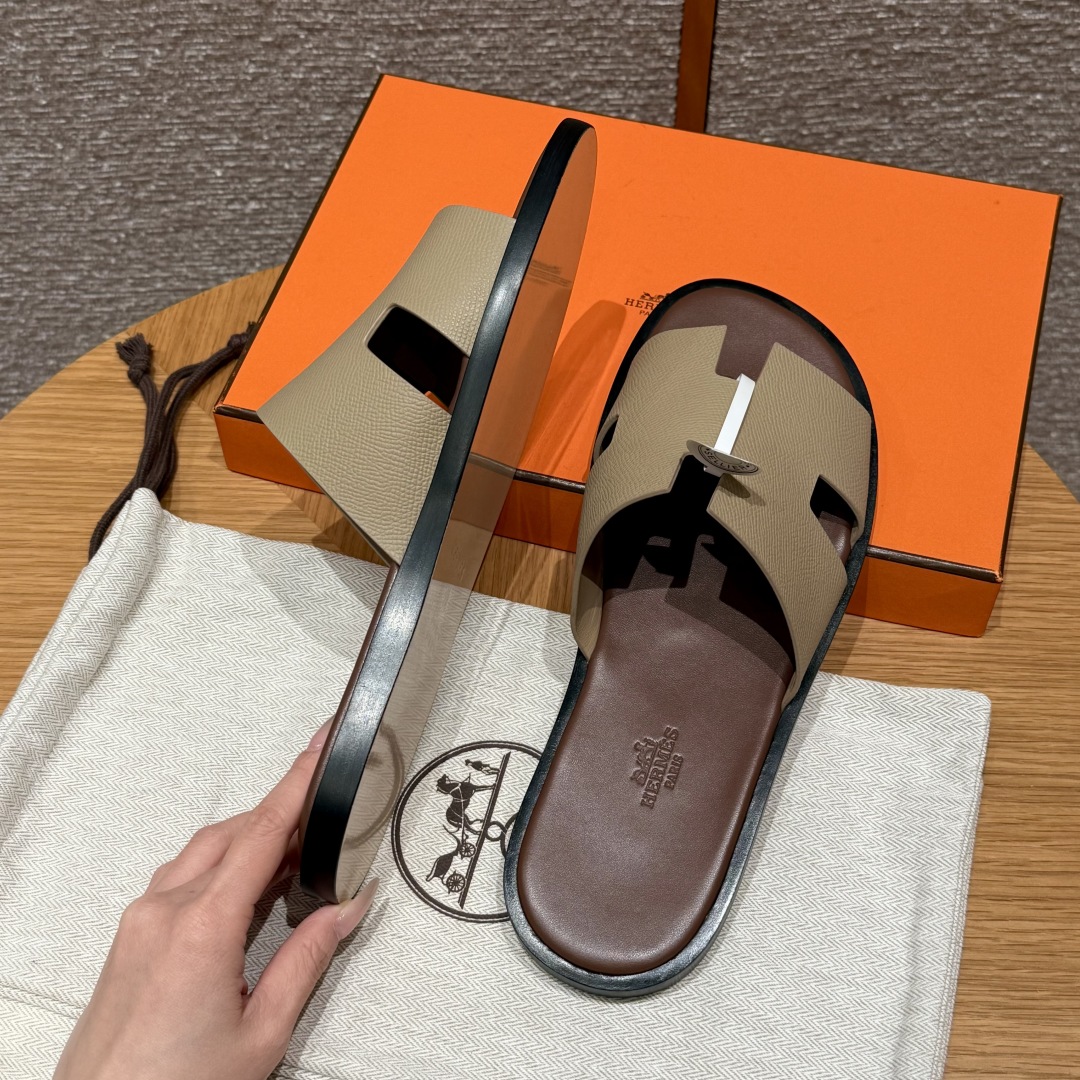 Hermès Men's Trench Gray Epsom Calfskin Leather Handmade Slippers 6 cmp i1742468102264 4004 0 4