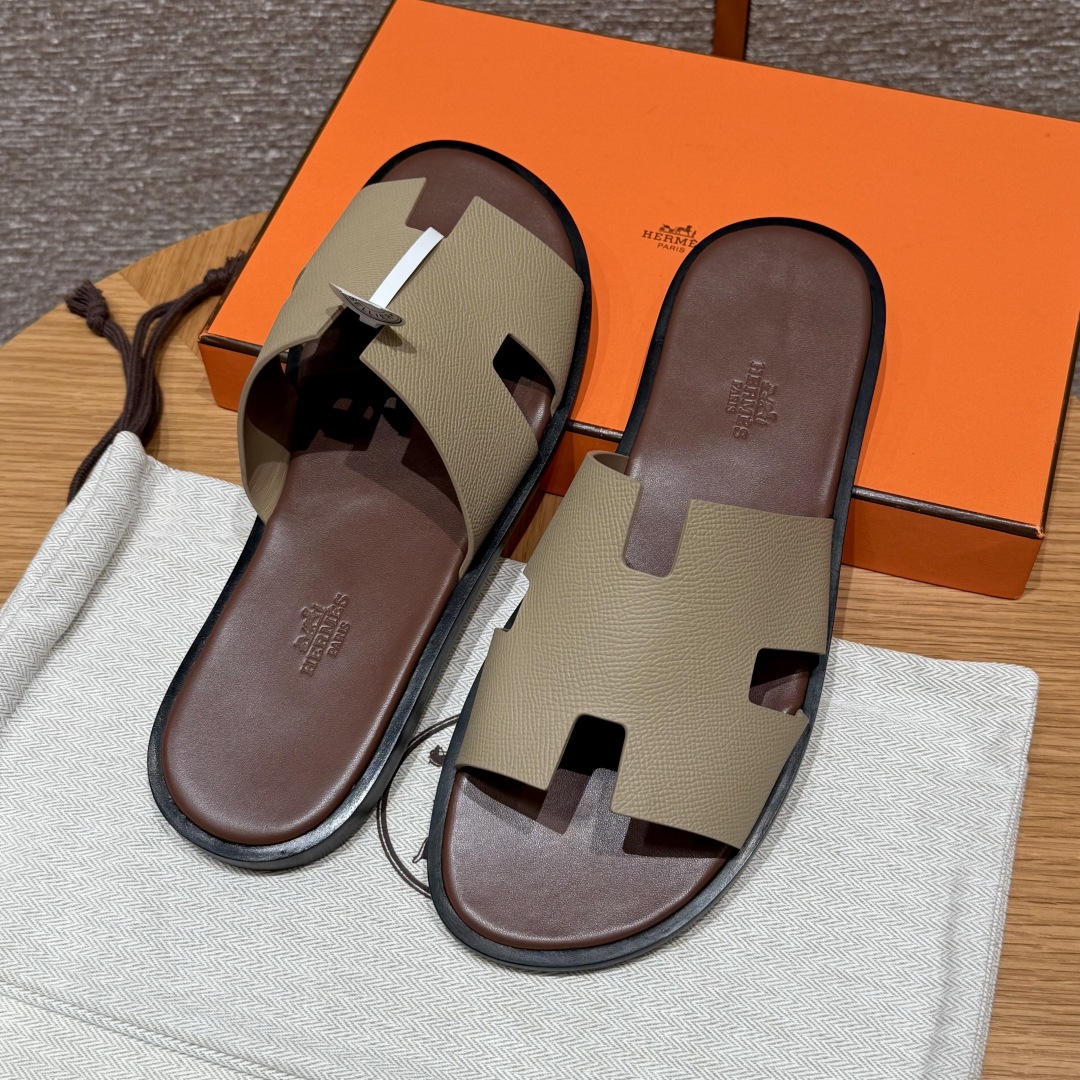 Hermès Men's Trench Gray Epsom Calfskin Leather Handmade Slippers 4 cmp i1742468102266 7639 0 2