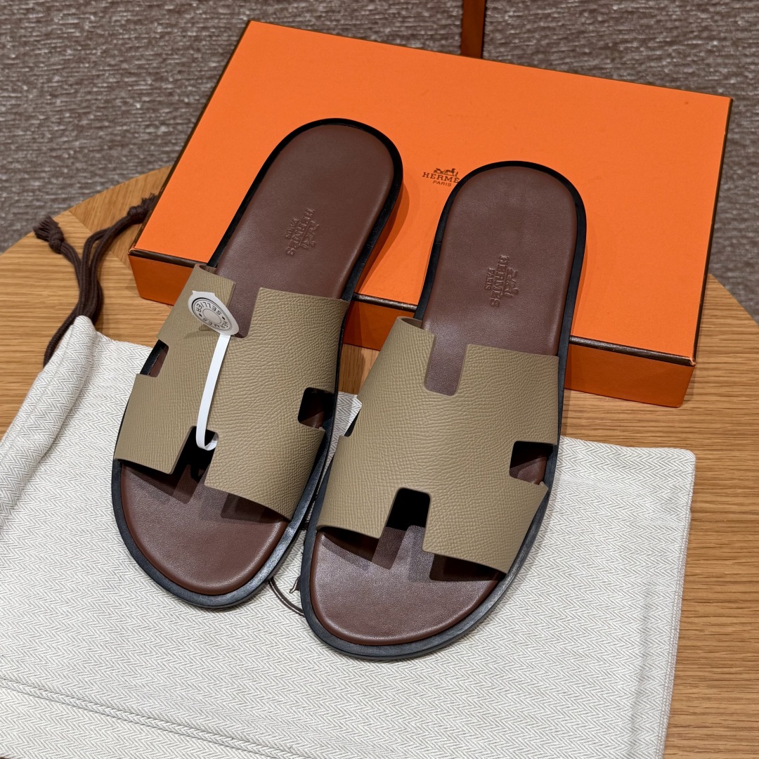 Hermès Men's Trench Gray Epsom Calfskin Leather Handmade Slippers 2 cmp i1742468109989 8325 0 0