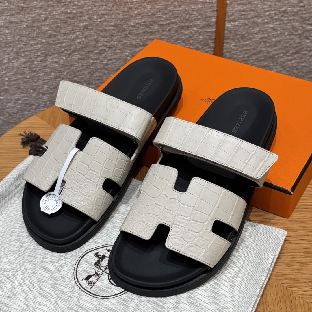 HERMES 🐊 Chypre サンダル ワンストラップサンダル メンズ 春秋用 ファッション定番 クロコダイルレザー 希少レザー