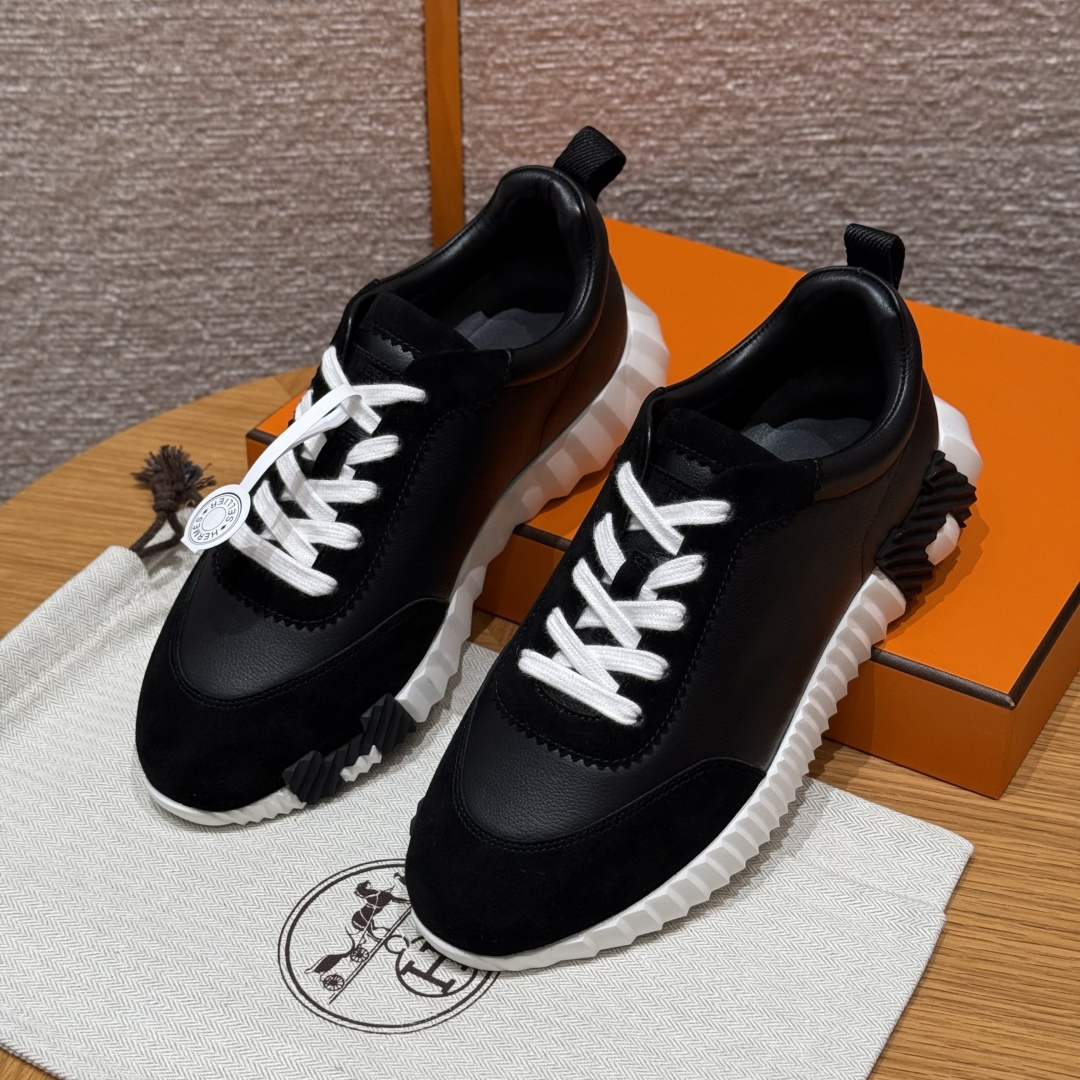 Hermes Bouncing klassiek model volledig vernieuwd damesmodel  kalfsleer en suède geitenleer sportschoenen