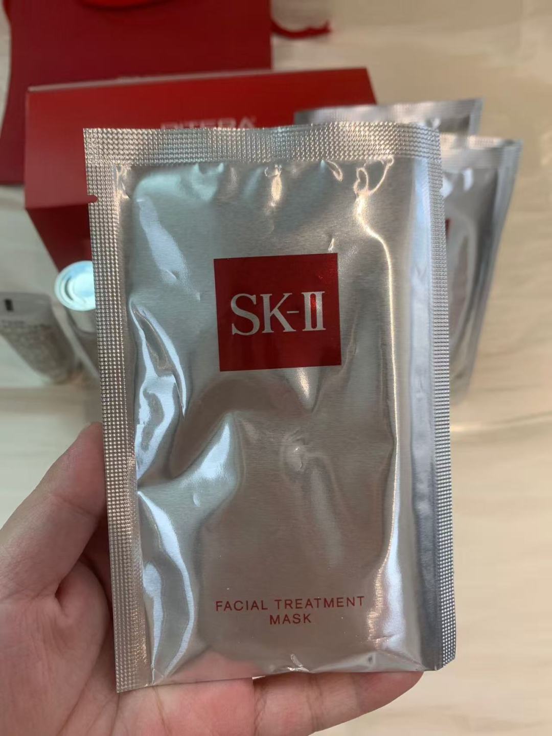 专/105💰
SK2小样九件套！内含：洗面奶20g，神仙水30ml，清滢露30ml，大红瓶面霜15g+15g=30g，前男友面膜4片。