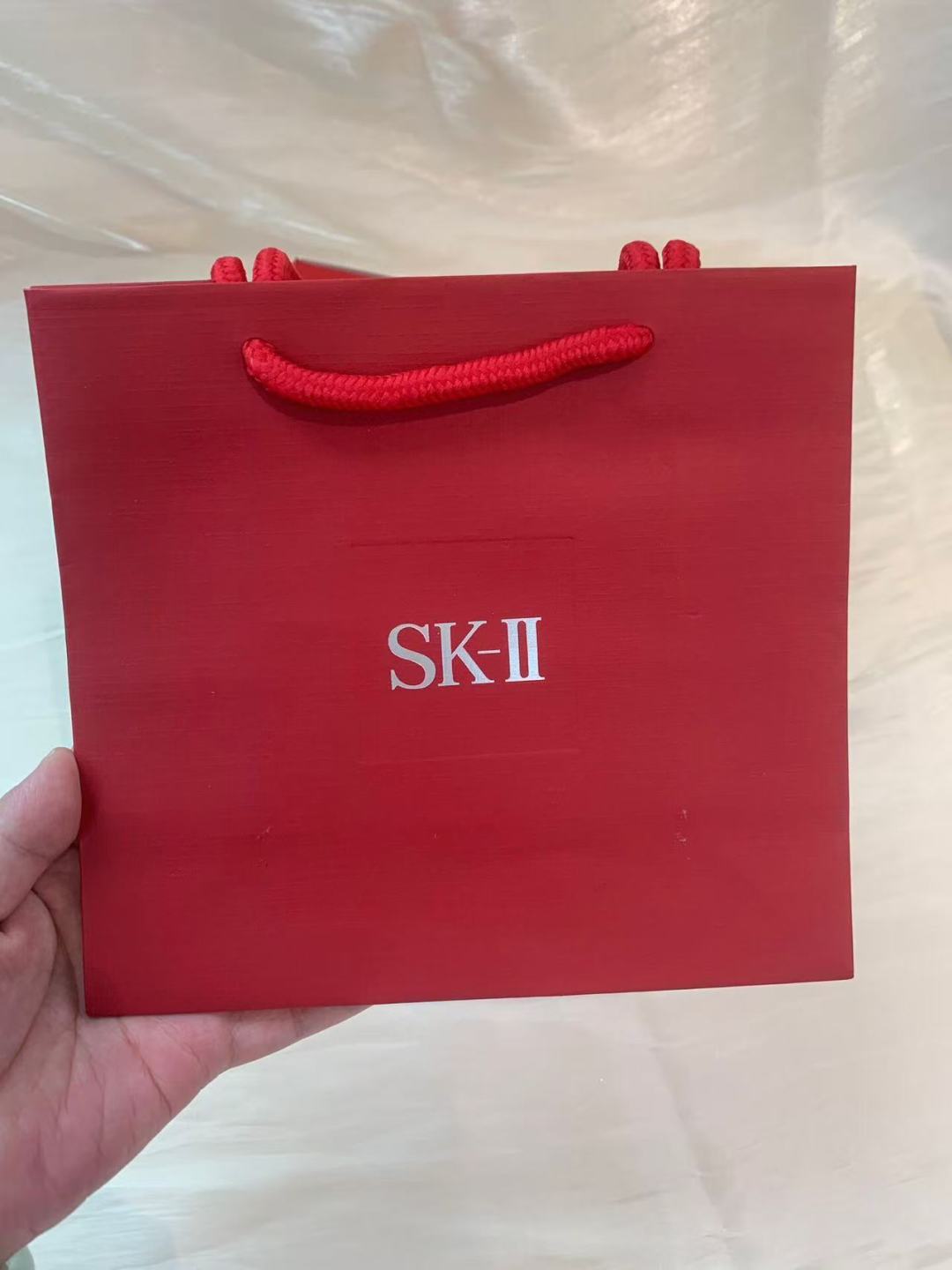 专/105💰
SK2小样九件套！内含：洗面奶20g，神仙水30ml，清滢露30ml，大红瓶面霜15g+15g=30g，前男友面膜4片。
