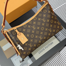 【渠道版】M28101 Carryall East West 手袋采用 Monogram 帆布塑造摩登廓形,以撞色名牌致 【渠道版】M28101 Carryall East West 手袋采用 Monogram 帆布塑造摩登廓形,以撞色名牌致
