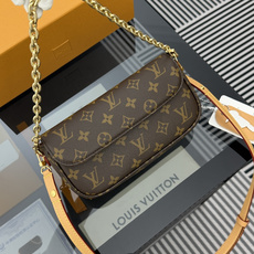 【渠道版】M81911 Wallet On Chain Ivy 手袋取材 Monogram 帆布,灵感源自千禧年代诞生的 【渠道版】M81911 Wallet On Chain Ivy 手袋取材 Monogram 帆布,灵感源自千禧年代诞生的