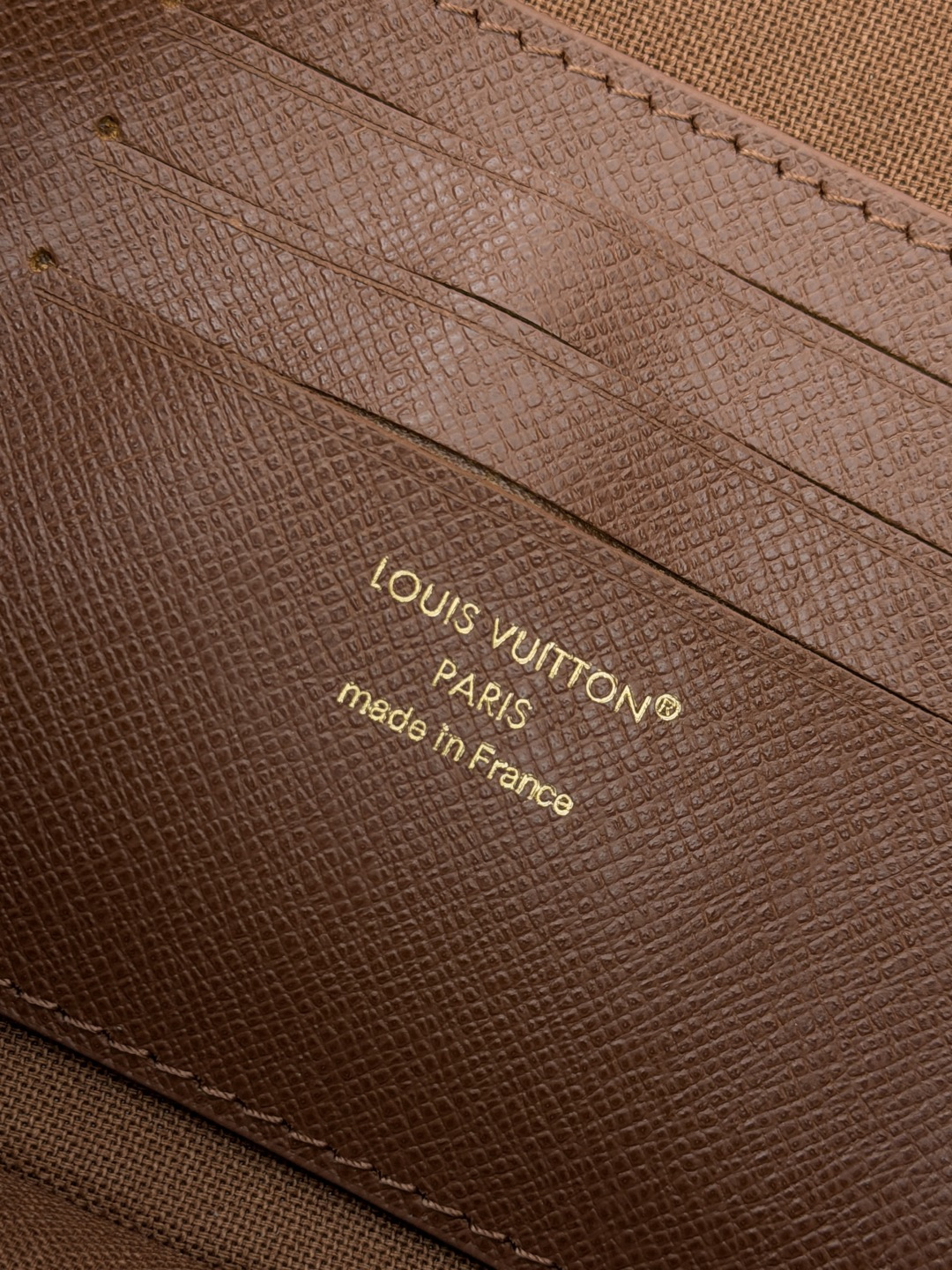 【渠道版】M81911 Wallet On Chain Ivy 手袋取材 Monogram 帆布,灵感源自千禧年代诞生的 【渠道版】M81911 Wallet On Chain Ivy 手袋取材 Monogram 帆布,灵感源自千禧年代诞生的