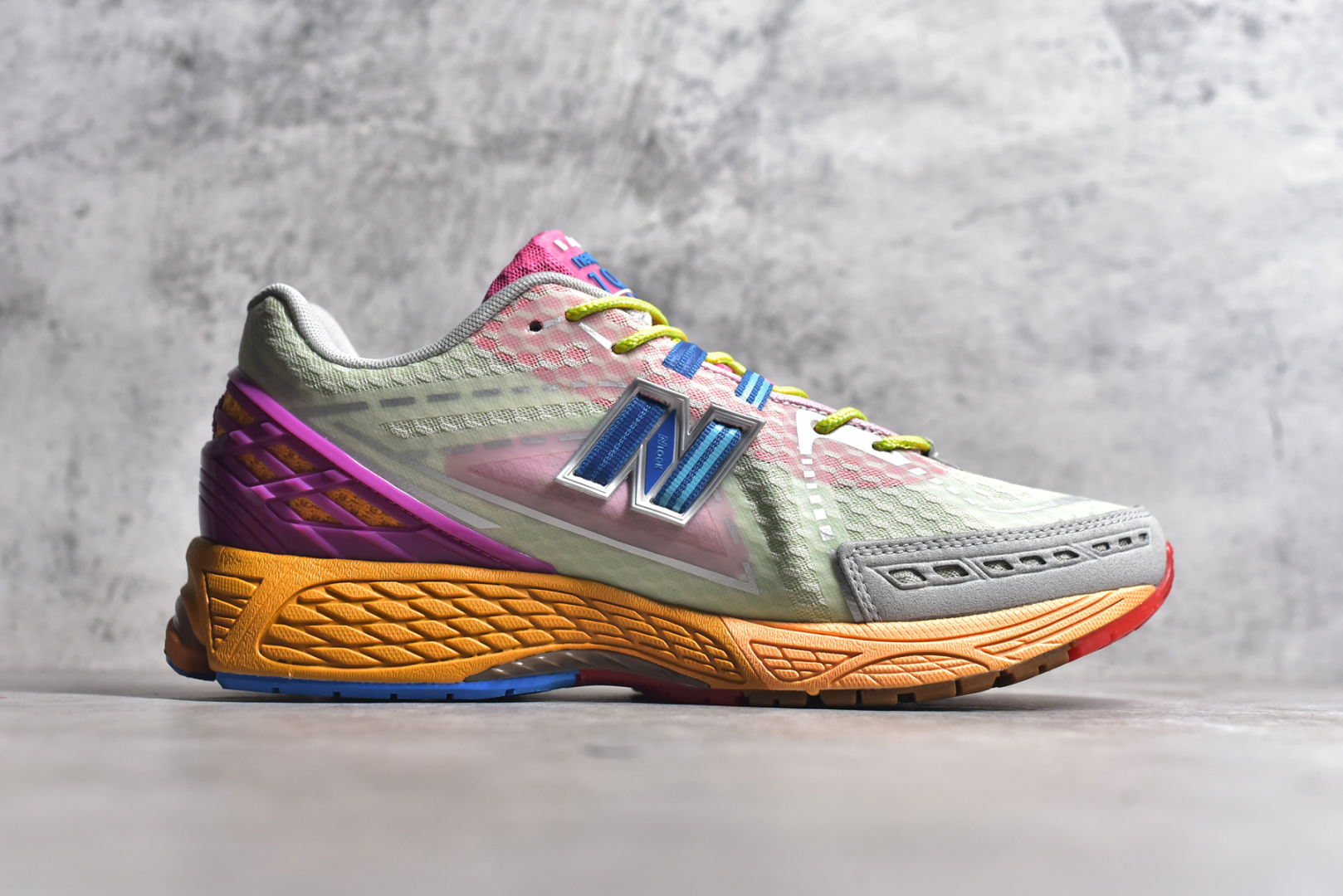 图片[3]-#New Balance NB新百伦系列复古老爹风休闲运动慢跑鞋 采用轻质牛剖革拼接透气网眼衬垫织物鞋面材质 T-Beam大底提供足步弓支撑 保持步态稳定 后跟搭载外露缓震胶 网眼衬垫通过不规律的色块实现做旧的美感 泛黄的鞋底更是进一步增添了复古气息 货号：M1906RKL 尺码：36 37 37.5 38 38.5 39.5 40 40.5 41.5 42 42.5 43 44 45-选品中心