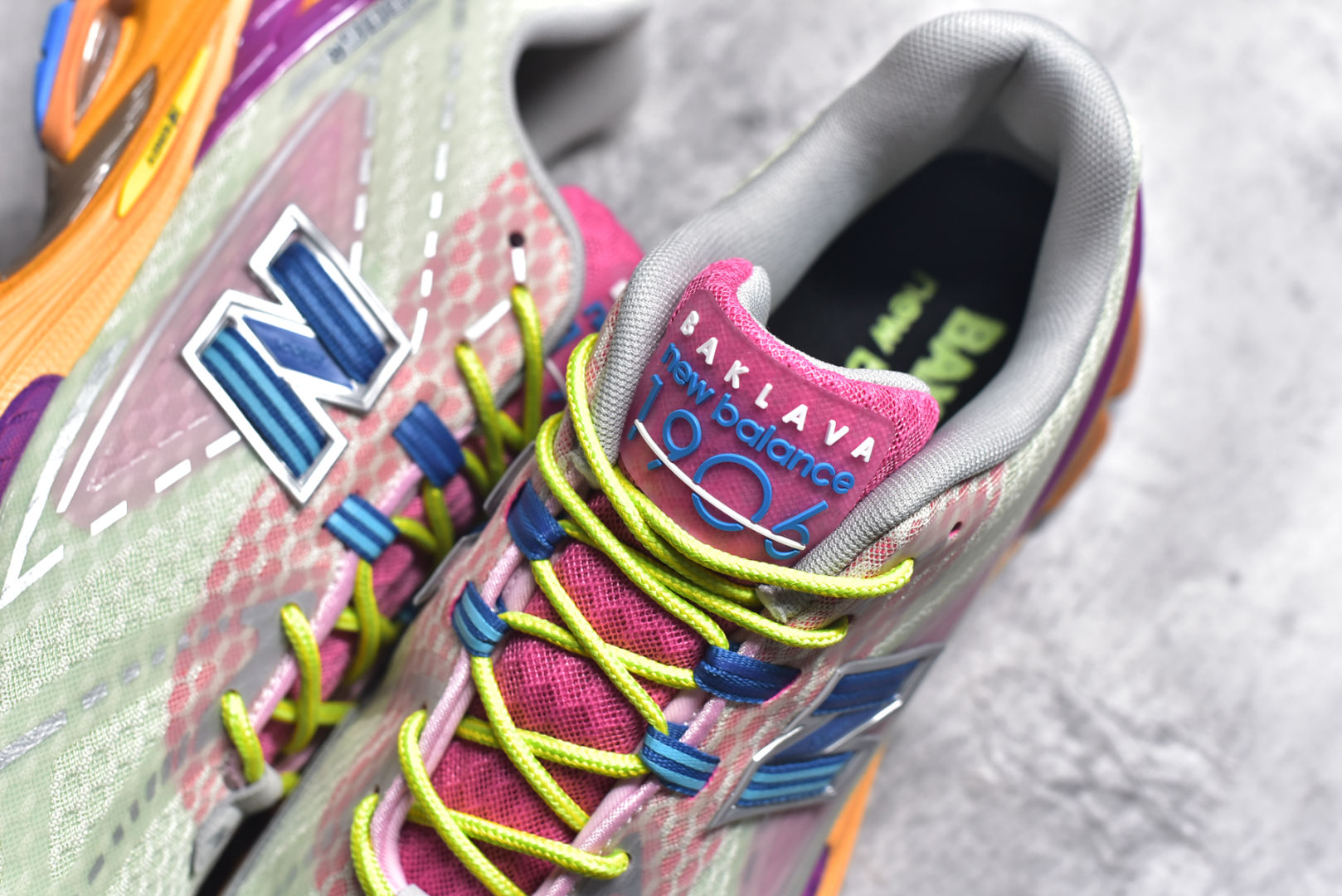 图片[9]-#New Balance NB新百伦系列复古老爹风休闲运动慢跑鞋 采用轻质牛剖革拼接透气网眼衬垫织物鞋面材质 T-Beam大底提供足步弓支撑 保持步态稳定 后跟搭载外露缓震胶 网眼衬垫通过不规律的色块实现做旧的美感 泛黄的鞋底更是进一步增添了复古气息 货号：M1906RKL 尺码：36 37 37.5 38 38.5 39.5 40 40.5 41.5 42 42.5 43 44 45-选品中心