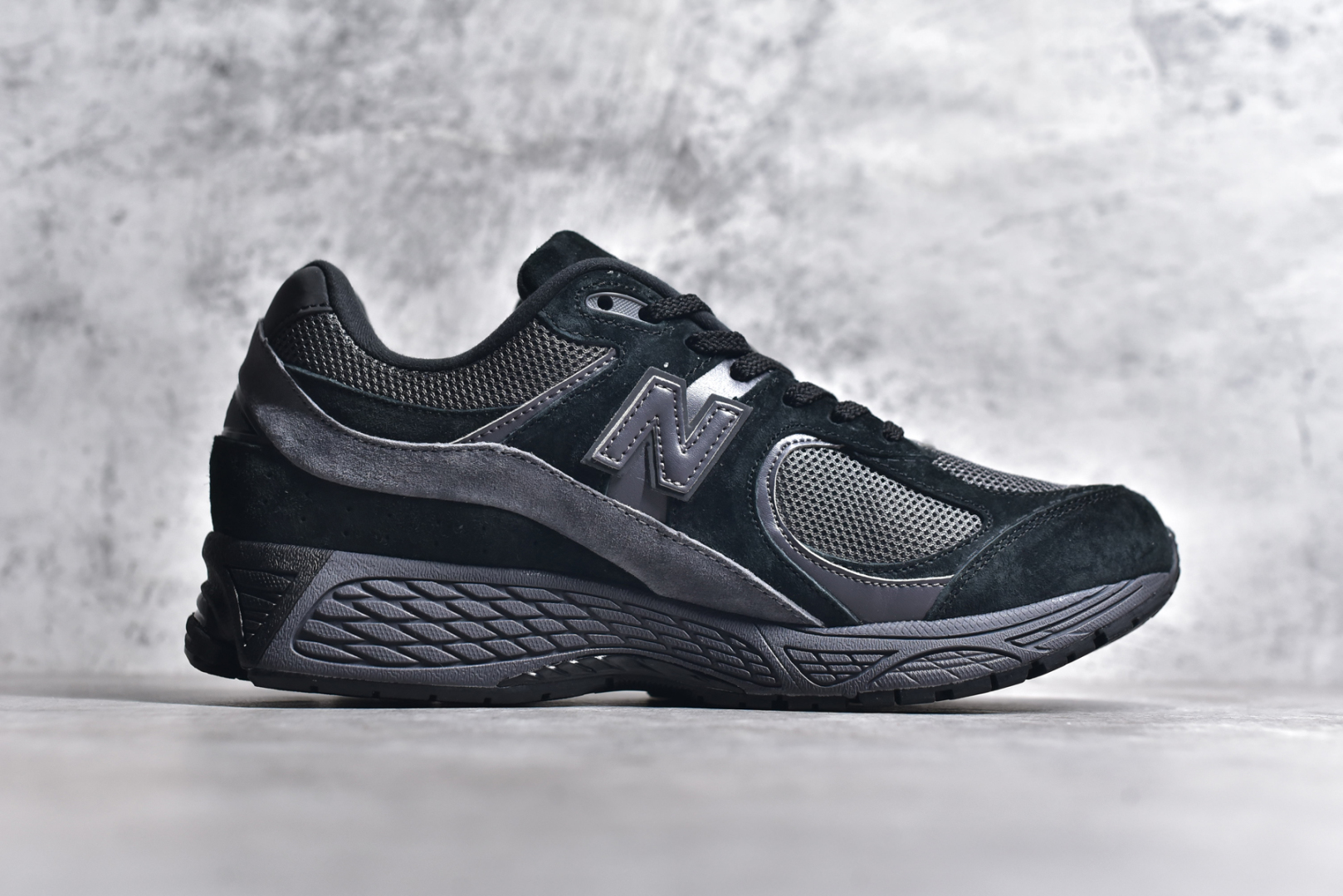 图片[3]-#New Balance WL2002 复古休闲跑步鞋 M2002RBL全新批次 细节材料升级，鞋款延续了经典科技，升级版N-ERGY缓震物料机能与材质上脚太舒适了，鞋面的柔软麂皮搭配尼龙网布，特别透气而且还复古感，不管是搭配牛仔裤还工装裤都是百搭！尺码：36 37 37.5 38 38.5 39 40 40.5 41 42 42.5 43 44 45 46.5-选品中心
