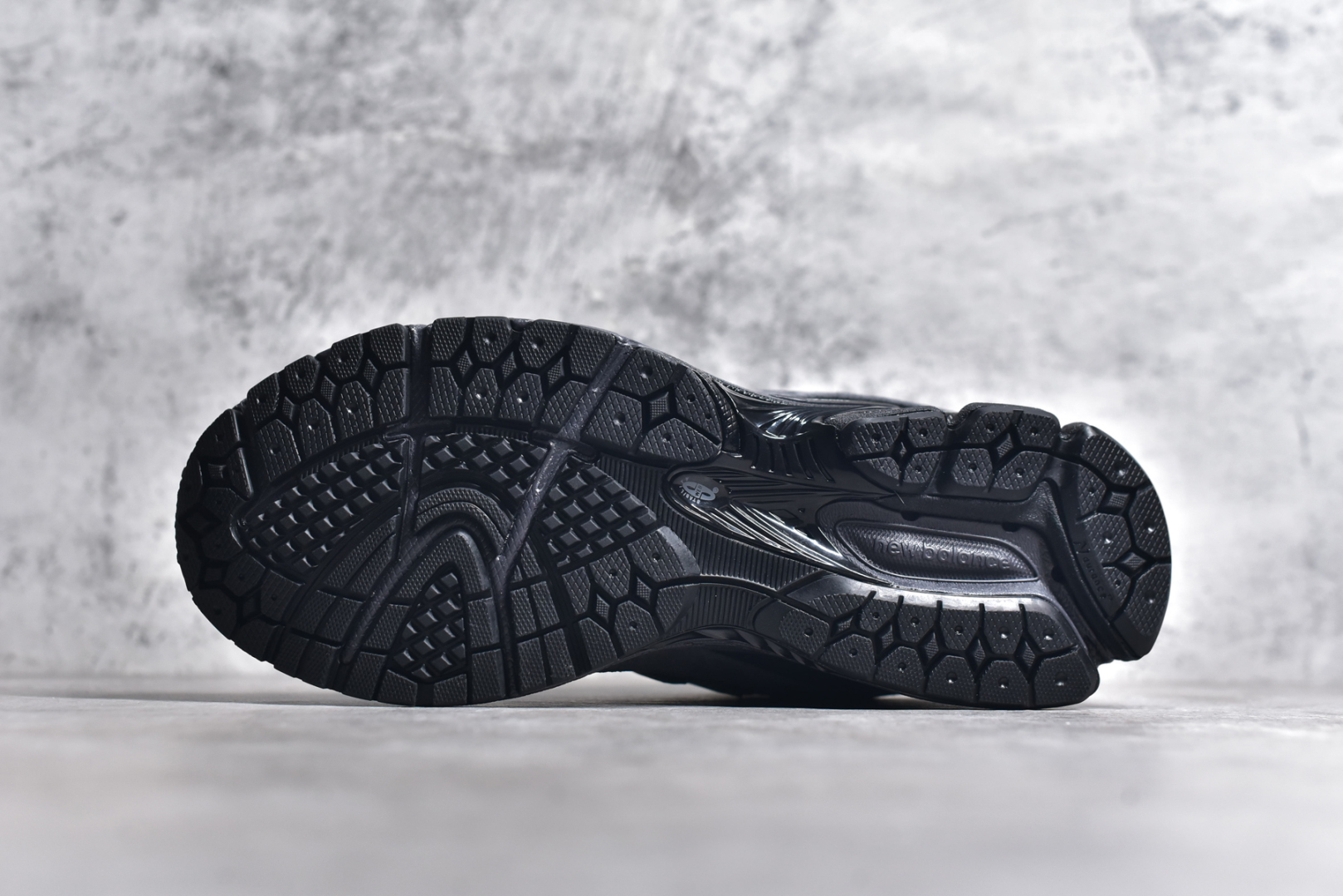 图片[6]-#New Balance WL2002 复古休闲跑步鞋 M2002RBL全新批次 细节材料升级，鞋款延续了经典科技，升级版N-ERGY缓震物料机能与材质上脚太舒适了，鞋面的柔软麂皮搭配尼龙网布，特别透气而且还复古感，不管是搭配牛仔裤还工装裤都是百搭！尺码：36 37 37.5 38 38.5 39 40 40.5 41 42 42.5 43 44 45 46.5-选品中心