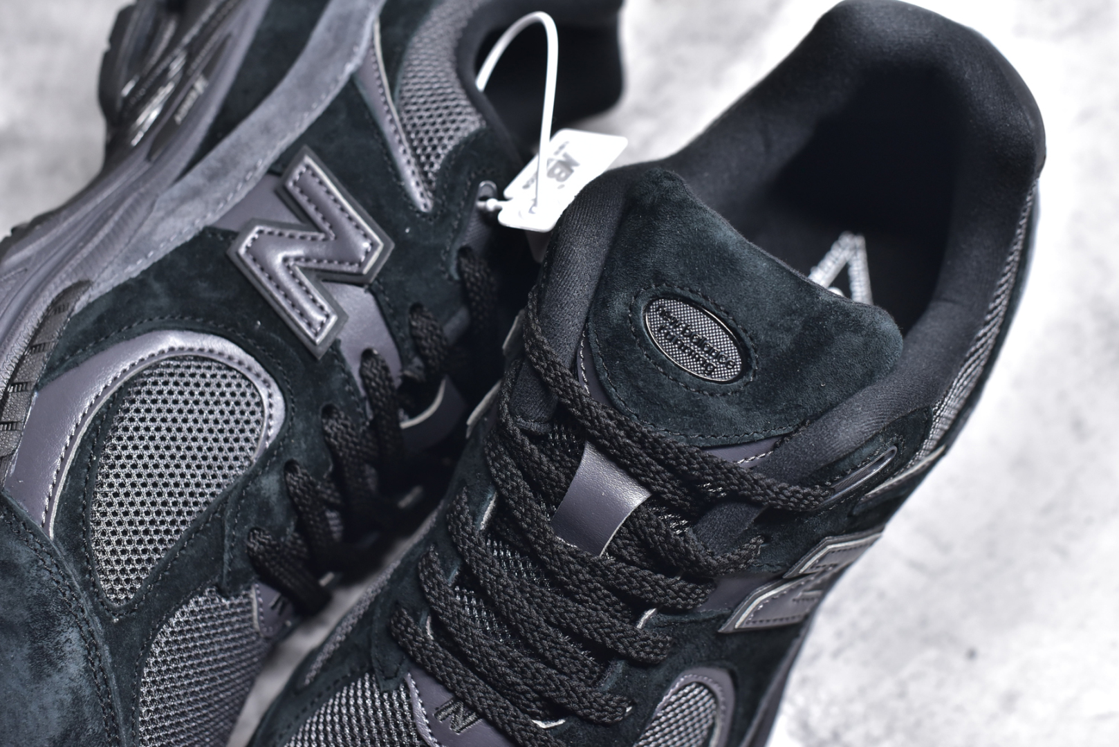 图片[9]-#New Balance WL2002 复古休闲跑步鞋 M2002RBL全新批次 细节材料升级，鞋款延续了经典科技，升级版N-ERGY缓震物料机能与材质上脚太舒适了，鞋面的柔软麂皮搭配尼龙网布，特别透气而且还复古感，不管是搭配牛仔裤还工装裤都是百搭！尺码：36 37 37.5 38 38.5 39 40 40.5 41 42 42.5 43 44 45 46.5-选品中心