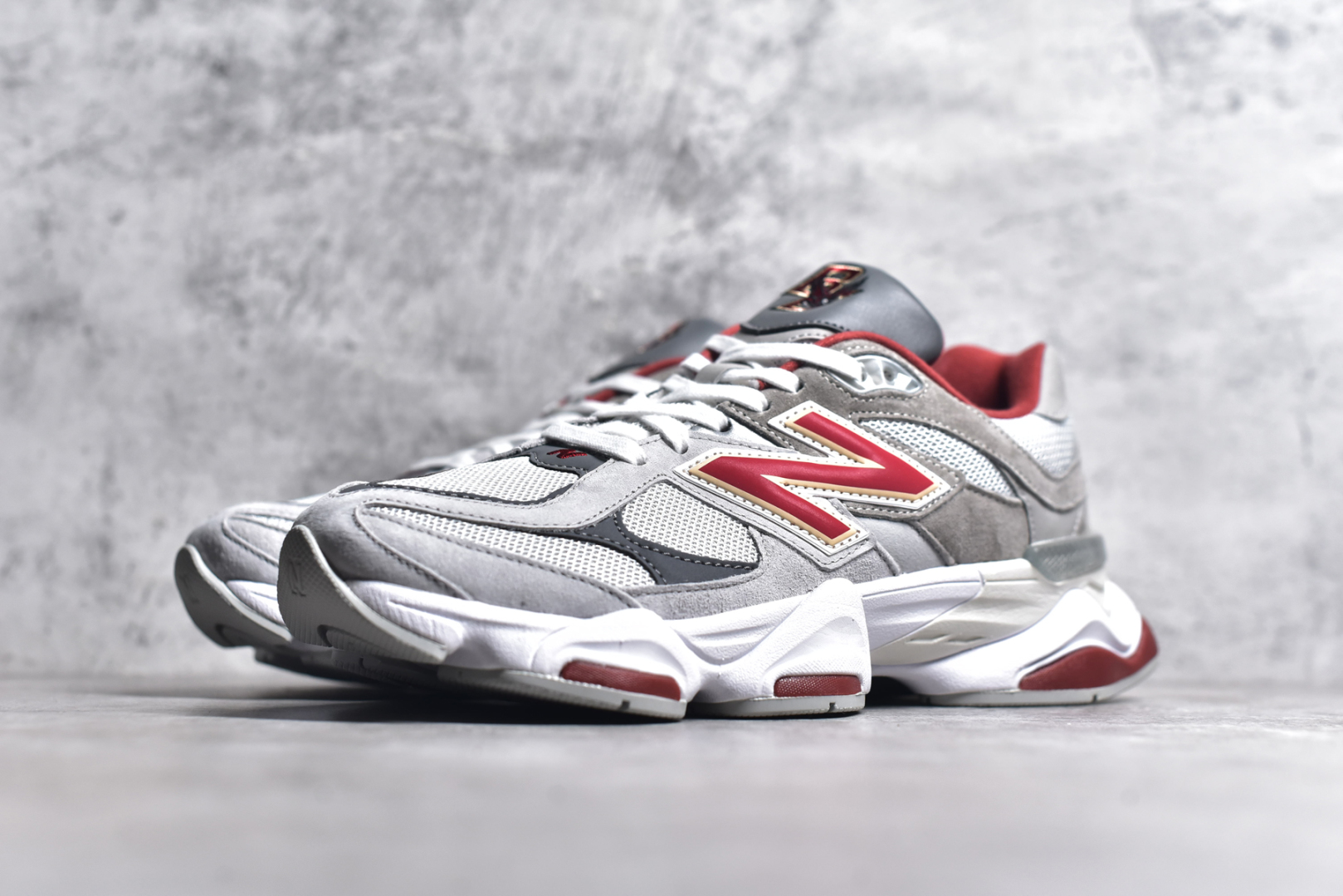 图片[2]-#Joe Freshgoods x New Balance NB9060 联名款 复古休闲运动慢跑鞋 鞋款灵感源自设计师本人对夏日的怀日回忆。鞋面大身由空间双格及磨砂鞋面拼接而生，配以柔和、温暖的粉橘色调，夏日氛围拉满#采用大面积网眼以及麂皮材质覆盖鞋身，还原经典气质。搭载ABZORB避震科技，由泡沫聚酯制成，上脚可以有效减少由鞋底反弹对身体及双腿的冲击力 货号： U9060EGL 尺码：36 37 37.5 38 38.5 39.5 40 40.5 41.5 42 42.5 43 44 44.5 45 46.5-选品中心