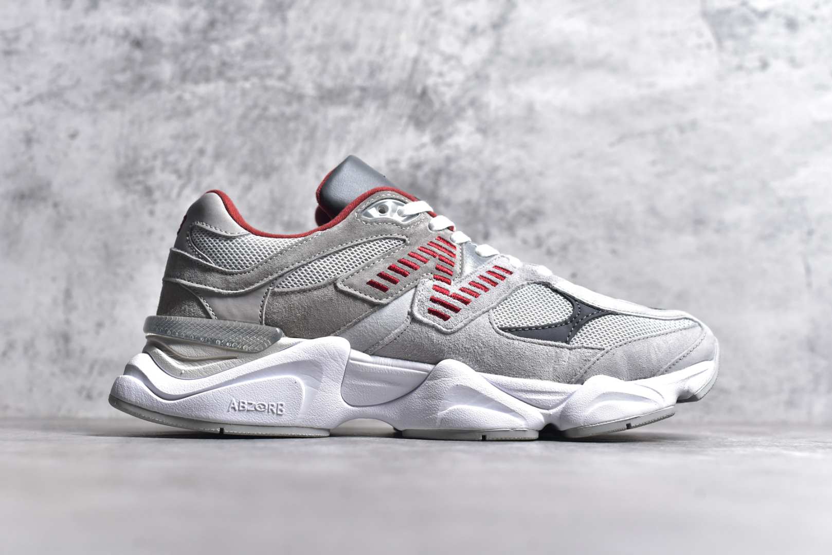 图片[3]-#Joe Freshgoods x New Balance NB9060 联名款 复古休闲运动慢跑鞋 鞋款灵感源自设计师本人对夏日的怀日回忆。鞋面大身由空间双格及磨砂鞋面拼接而生，配以柔和、温暖的粉橘色调，夏日氛围拉满#采用大面积网眼以及麂皮材质覆盖鞋身，还原经典气质。搭载ABZORB避震科技，由泡沫聚酯制成，上脚可以有效减少由鞋底反弹对身体及双腿的冲击力 货号： U9060EGL 尺码：36 37 37.5 38 38.5 39.5 40 40.5 41.5 42 42.5 43 44 44.5 45 46.5-选品中心