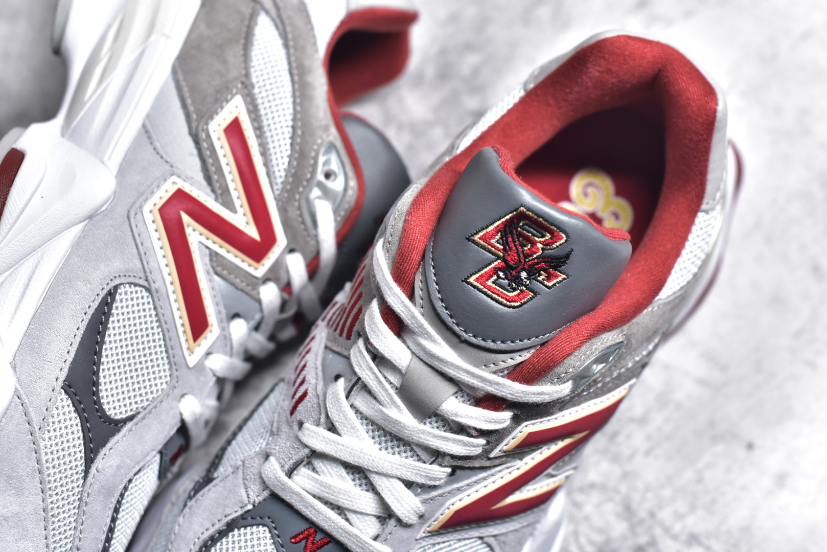 图片[9]-#Joe Freshgoods x New Balance NB9060 联名款 复古休闲运动慢跑鞋 鞋款灵感源自设计师本人对夏日的怀日回忆。鞋面大身由空间双格及磨砂鞋面拼接而生，配以柔和、温暖的粉橘色调，夏日氛围拉满#采用大面积网眼以及麂皮材质覆盖鞋身，还原经典气质。搭载ABZORB避震科技，由泡沫聚酯制成，上脚可以有效减少由鞋底反弹对身体及双腿的冲击力 货号： U9060EGL 尺码：36 37 37.5 38 38.5 39.5 40 40.5 41.5 42 42.5 43 44 44.5 45 46.5-选品中心
