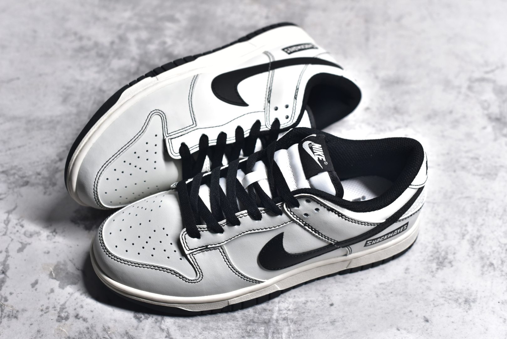 图片[7]-#NK Dunk Low \”Panda\” 线条熊猫 氧化做旧 高街潮流 复古低帮休闲板鞋 DD1391-100 #配色灵感来源以简约高街为主题，黑色线条增加了鞋子的层次感，米白配色的鞋面，简约又百搭。 尺码：40 40.5 41 42 42.5 43 44 44.5 45 46-选品中心
