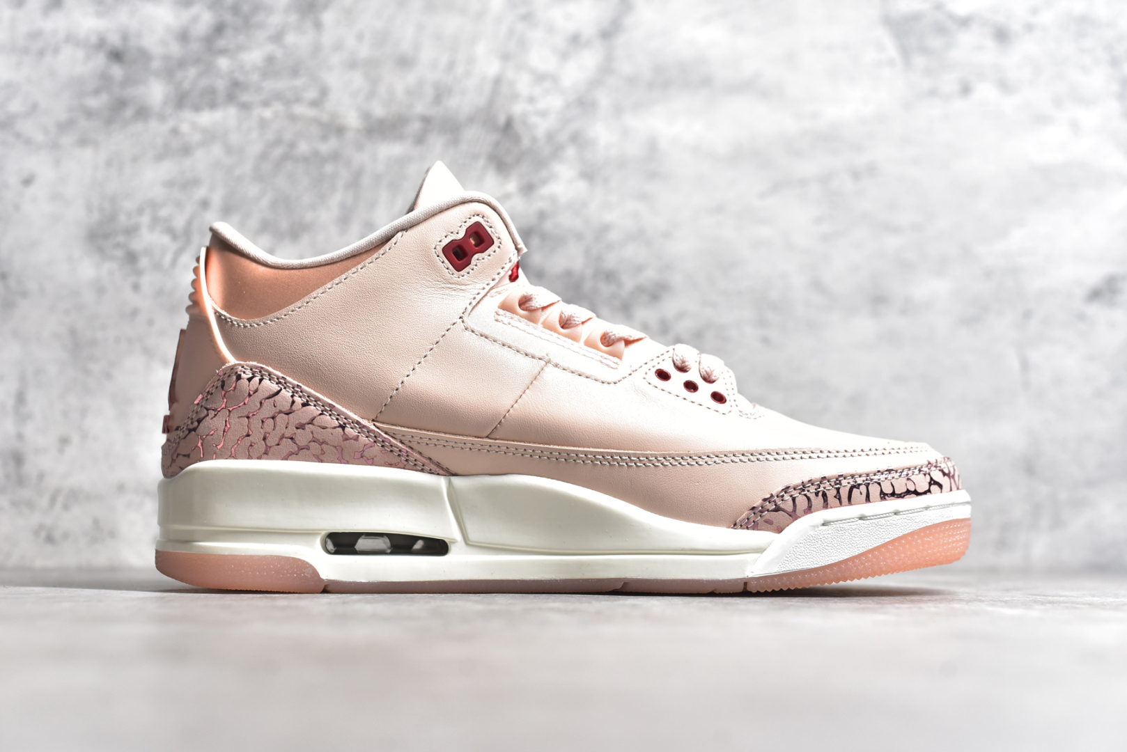 图片[3]-#Air Jordan 3 Retro \” Valentine\’s Day\” AJ3乔3 文化篮球鞋 HJ0178-600 国内一线大厂OG出品 匠心打造 原厂皮料原厂数据 全新纸板 模具打造 外贸 平台高端零售专供品质 品质毋庸置疑 一眼正品既视感 细节均已解码 尺码：36 36.5 37.5 38 38.5 39 40 40.5 41 42 42.5 43 44 44.5-选品中心