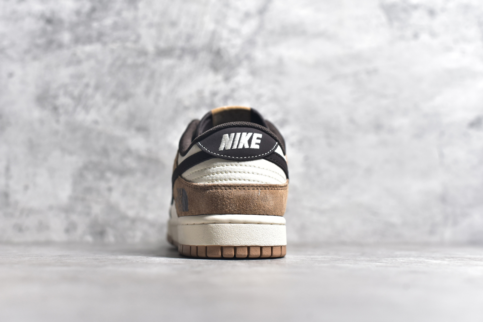 图片[5]-#NK SB Dunk Low 北面联名-黑白棕 周年高端定制 低帮休闲板鞋 XS1086-004 #定制鞋盒 大厂纯原品质出货 超高清洁度 皮料切割干净无任何毛边 细节完美 尺码：36 36.5 37.5 38 38.5 39 40 40.5 41 42 42.5 43 44 44.5 45-选品中心