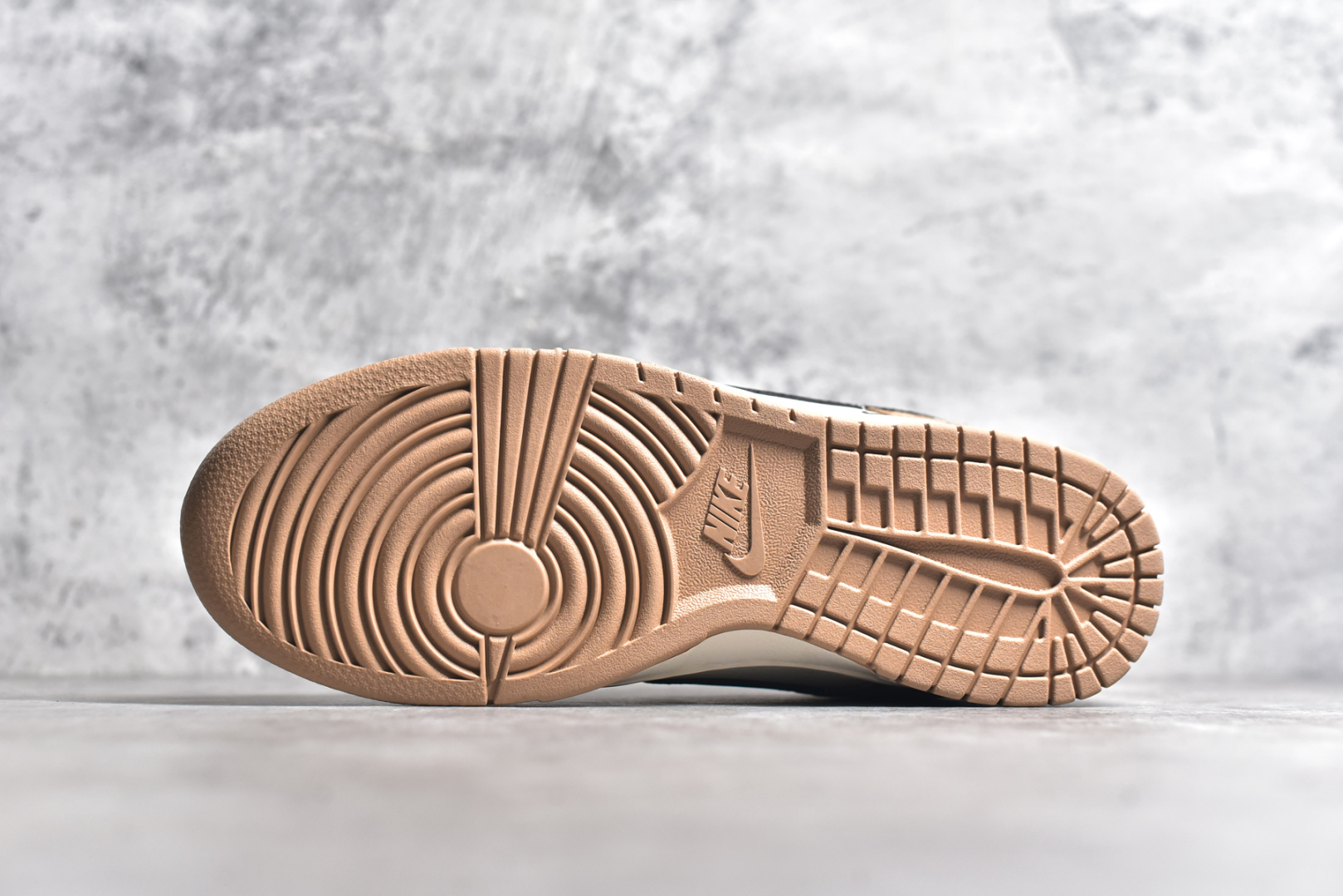 图片[6]-#NK SB Dunk Low 北面联名-黑白棕 周年高端定制 低帮休闲板鞋 XS1086-004 #定制鞋盒 大厂纯原品质出货 超高清洁度 皮料切割干净无任何毛边 细节完美 尺码：36 36.5 37.5 38 38.5 39 40 40.5 41 42 42.5 43 44 44.5 45-选品中心