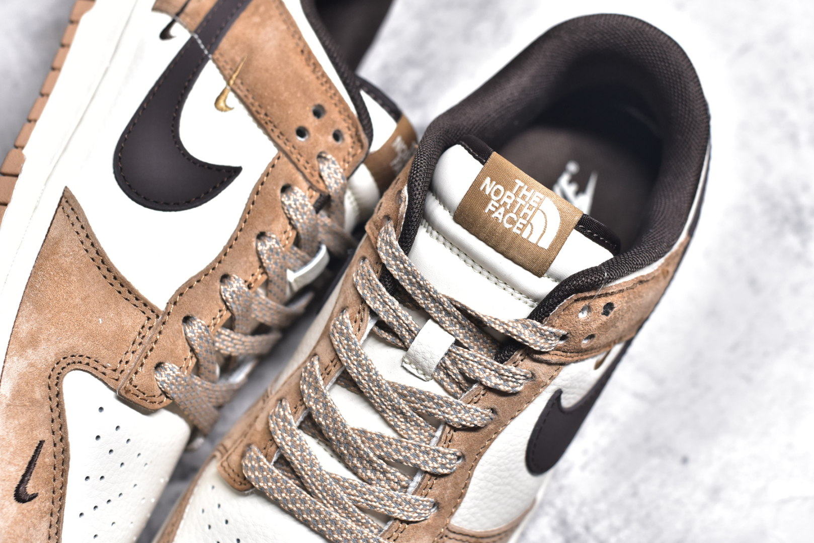 图片[9]-#NK SB Dunk Low 北面联名-黑白棕 周年高端定制 低帮休闲板鞋 XS1086-004 #定制鞋盒 大厂纯原品质出货 超高清洁度 皮料切割干净无任何毛边 细节完美 尺码：36 36.5 37.5 38 38.5 39 40 40.5 41 42 42.5 43 44 44.5 45-选品中心