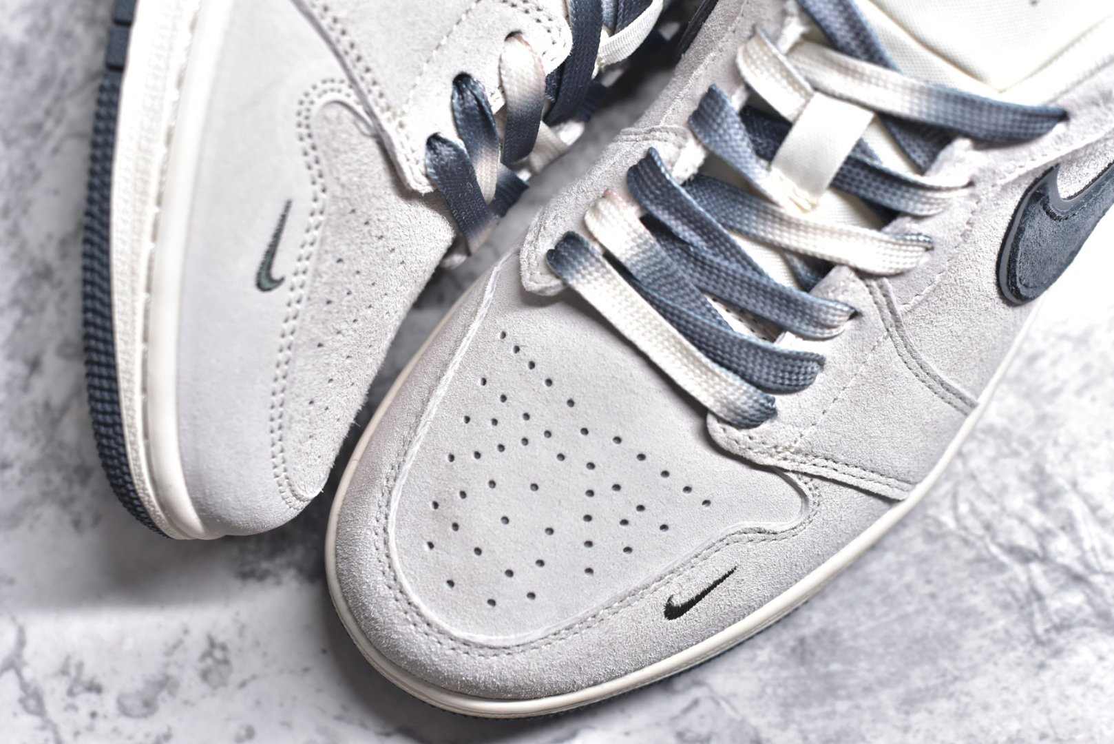 图片[8]-#Air Jordan 1 Low AJ1 乔1 OF联名-全猪八水泥灰标 高端定制 低帮复古篮球鞋 DM9188-002 #定制鞋盒 大厂纯原品质出货 超高清洁度 皮料切割干净无任何毛边 细节完美 尺码：36 36.5 37.5 38 38.5 39 40 40.5 41 42 42.5 43 44 44.5 45-选品中心
