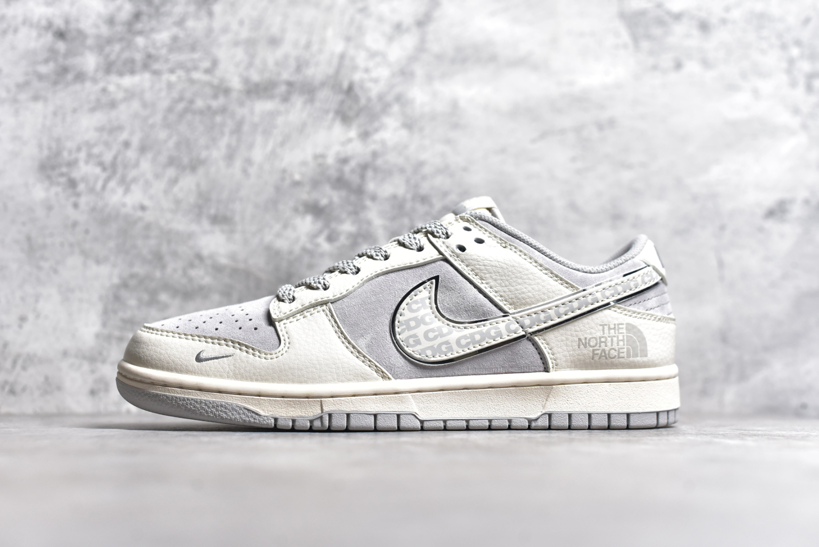 #NK SB Dunk Low 北面联名-米白北极狐 周年高端定制 低帮休闲板鞋 BB7518-005  #定制鞋盒 大厂纯原品质出货 超高清洁度 皮料切割干净无任何毛边 细节完美   尺码：36 36.5 37.5 38 38.5 39 40 40.5 41 42 42.5 43 44 44.5 45 9.E5-选品中心