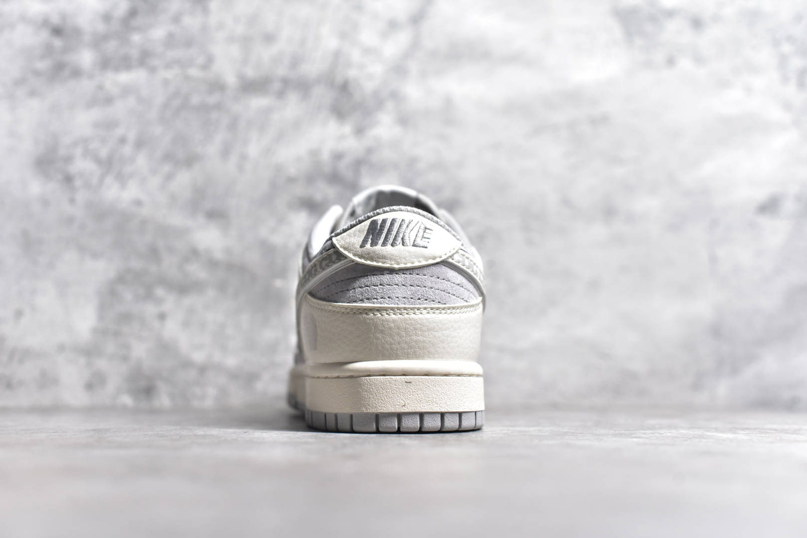 图片[5]-#NK SB Dunk Low 北面联名-米白北极狐 周年高端定制 低帮休闲板鞋 BB7518-005  #定制鞋盒 大厂纯原品质出货 超高清洁度 皮料切割干净无任何毛边 细节完美   尺码：36 36.5 37.5 38 38.5 39 40 40.5 41 42 42.5 43 44 44.5 45 9.E5-选品中心