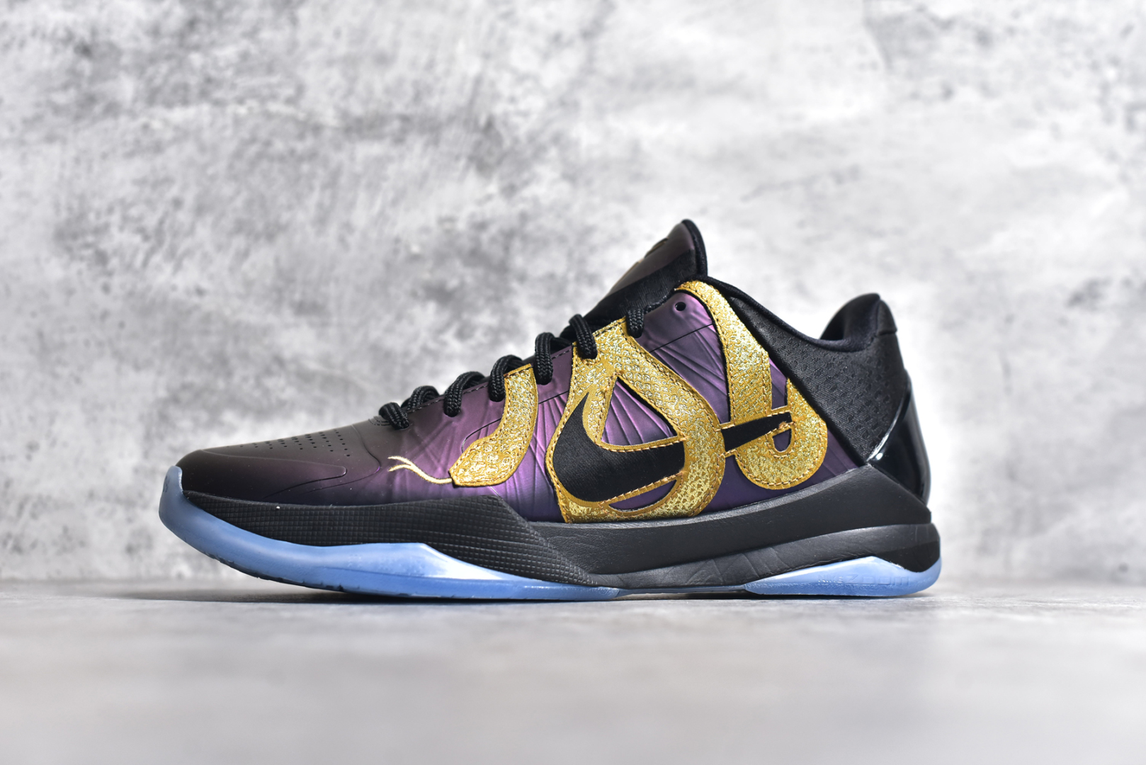 #NK Kobe 5 Protro”Year of the Mamba“ 科比五代 蛇年 黑紫金 IB4481-500 Zoom Turbo气垫➕后掌EVA缓震 实战配置直接拉满 原楦纸板开发 鞋身流线型、后跟塑形 区分土肥圆 原档数据3D打印 鞋面细节匹配原版 全身鞋材卡料色独家定制 唯一正确喷漆SWOOSH NK专利Flyknit飞线科技，给予鞋身足够抗扭矩力 真实底模最大48.5 实战利器 专供海外市场 尺码：40 40.5 41 42 42.5 43 44 44.5 45 46 47.5 48.5 （脚宽、脚胖 建议买大半码）-选品中心
