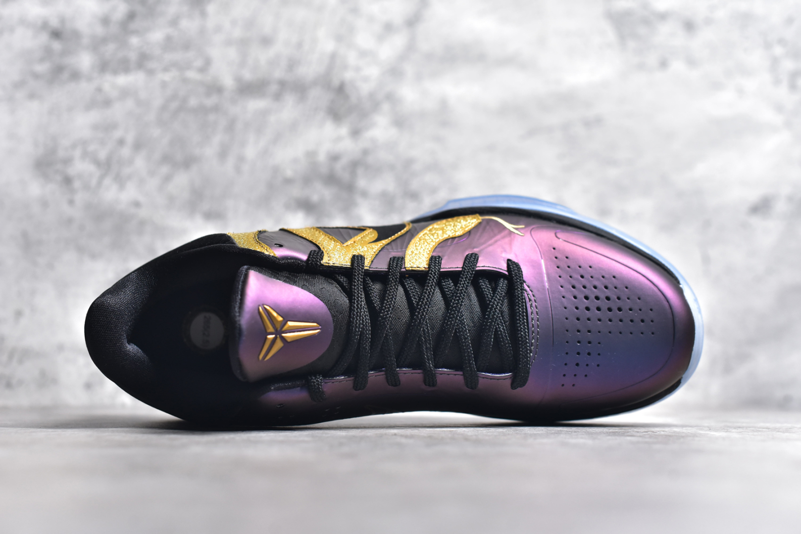 图片[4]-#NK Kobe 5 Protro”Year of the Mamba“ 科比五代 蛇年 黑紫金 IB4481-500 Zoom Turbo气垫➕后掌EVA缓震 实战配置直接拉满 原楦纸板开发 鞋身流线型、后跟塑形 区分土肥圆 原档数据3D打印 鞋面细节匹配原版 全身鞋材卡料色独家定制 唯一正确喷漆SWOOSH NK专利Flyknit飞线科技，给予鞋身足够抗扭矩力 真实底模最大48.5 实战利器 专供海外市场 尺码：40 40.5 41 42 42.5 43 44 44.5 45 46 47.5 48.5 （脚宽、脚胖 建议买大半码）-选品中心