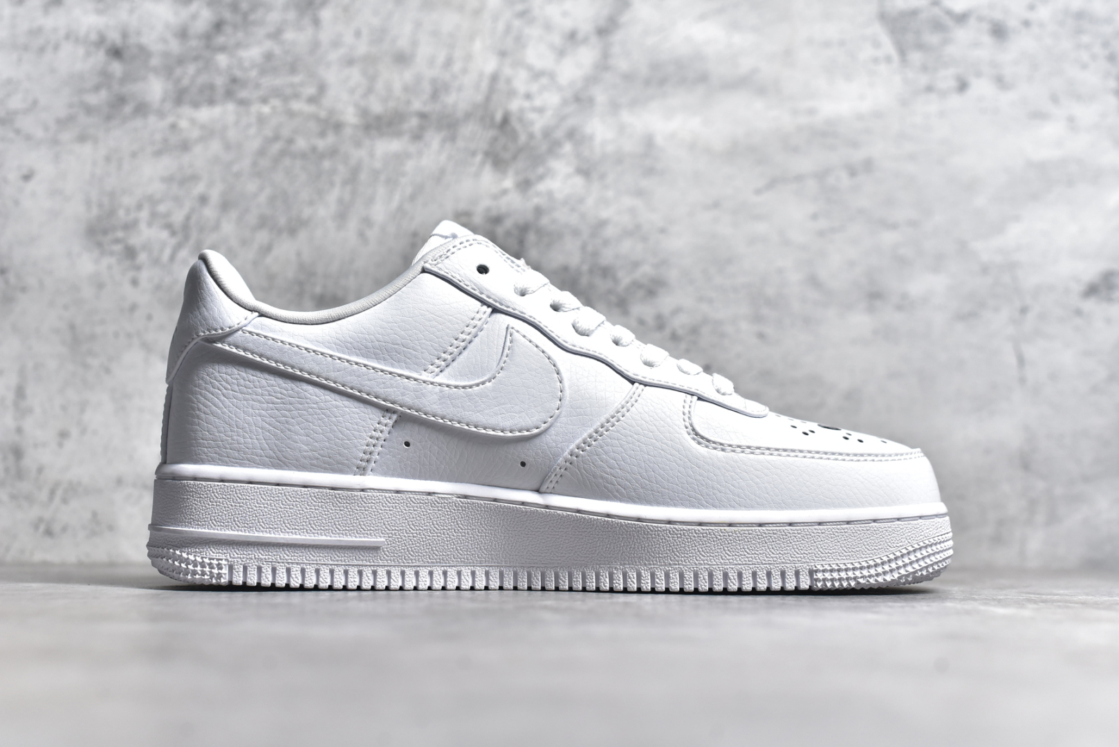 图片[3]-#Air Force 1 Low 万圣节白色 原楦头原纸板 打造纯正空军版型 #专注外贸渠道 全掌内置蜂窝气垫 #原盒配件 原厂中底钢印、拉帮完美 官方同步上架 货号：IB4025-100 尺码：36 36.5 37.5 38 38.5 39 40 40.5 41 42 42.5 43 44 44.5 45-选品中心