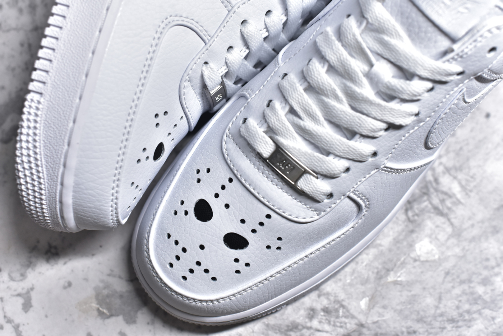 图片[8]-#Air Force 1 Low 万圣节白色 原楦头原纸板 打造纯正空军版型 #专注外贸渠道 全掌内置蜂窝气垫 #原盒配件 原厂中底钢印、拉帮完美 官方同步上架 货号：IB4025-100 尺码：36 36.5 37.5 38 38.5 39 40 40.5 41 42 42.5 43 44 44.5 45-选品中心