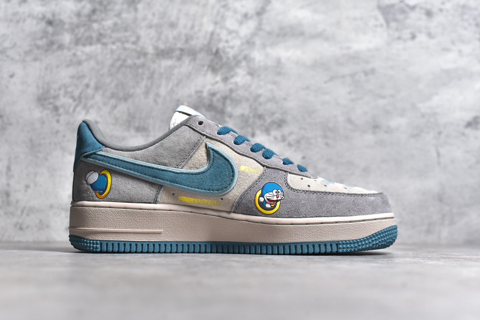 图片[3]-#NK Air Force 1\’07 Low \”Time Machine\” 时光机 空军一号低帮休闲运动板鞋 ZB2112-666 #在哆啦 A 梦那神奇的四次元口袋里，时光机无疑是最令人心驰神往的宝物之一。它静静地停放在那里，蓝白相间的机身散发着神秘的气息，仿佛在诉说着无数关于过去、现在与未来的故事 尺码：36 36.5 37.5 38 38.5 39 40 40.5 41 42 42.5 43 44 44.5 45-选品中心
