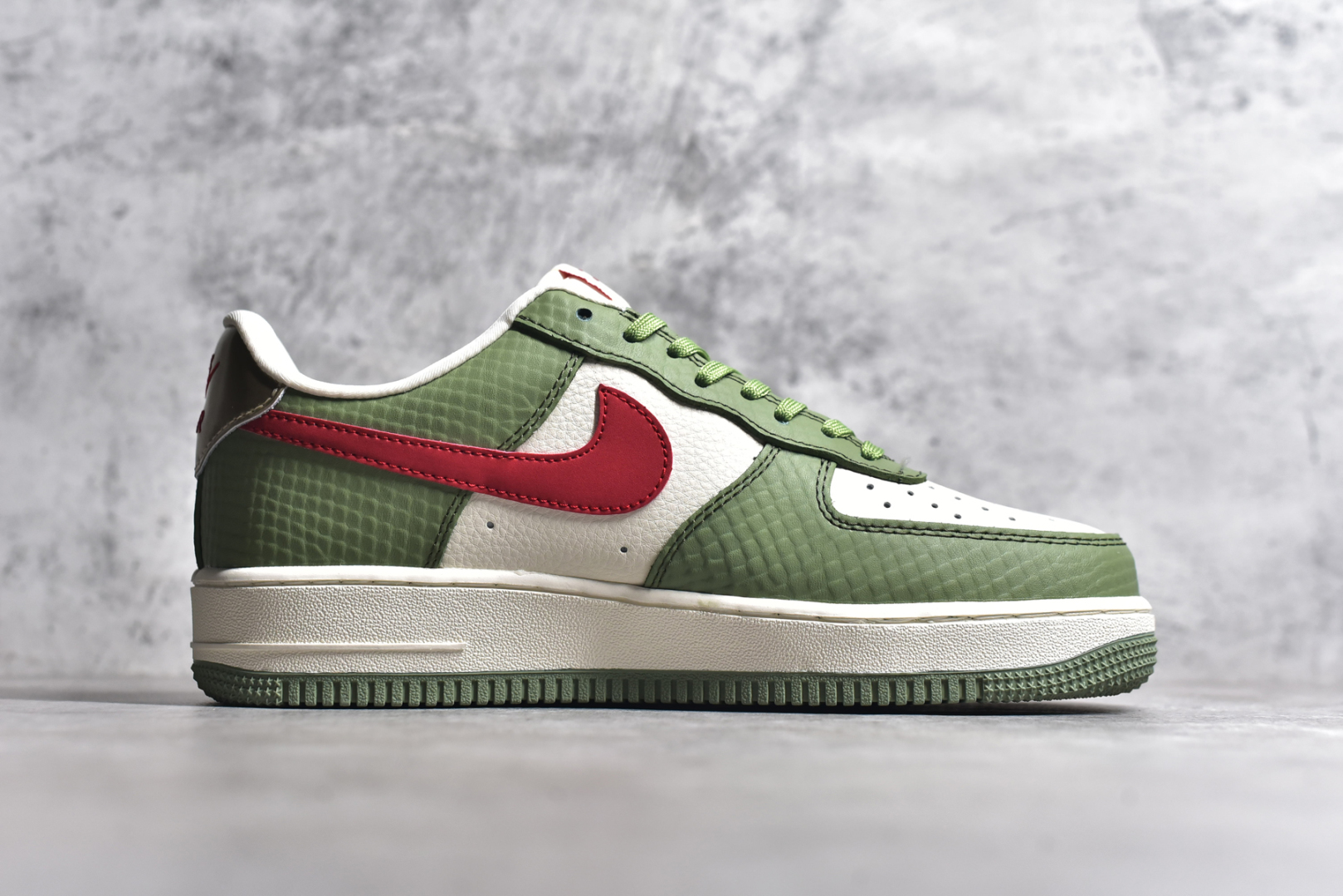 图片[3]-#NK Air Force 1\’07 Low 斯图西联名-青蛇 空军一号低帮休闲板鞋 KK1988-028 #原楦头原纸板 原装鞋盒 定制五金配件 内置全掌气垫 原厂鞋底 尺码：36 36.5 37.5 38 38.5 39 40 40.5 41 42 42.5 43 44 44.5 45-选品中心