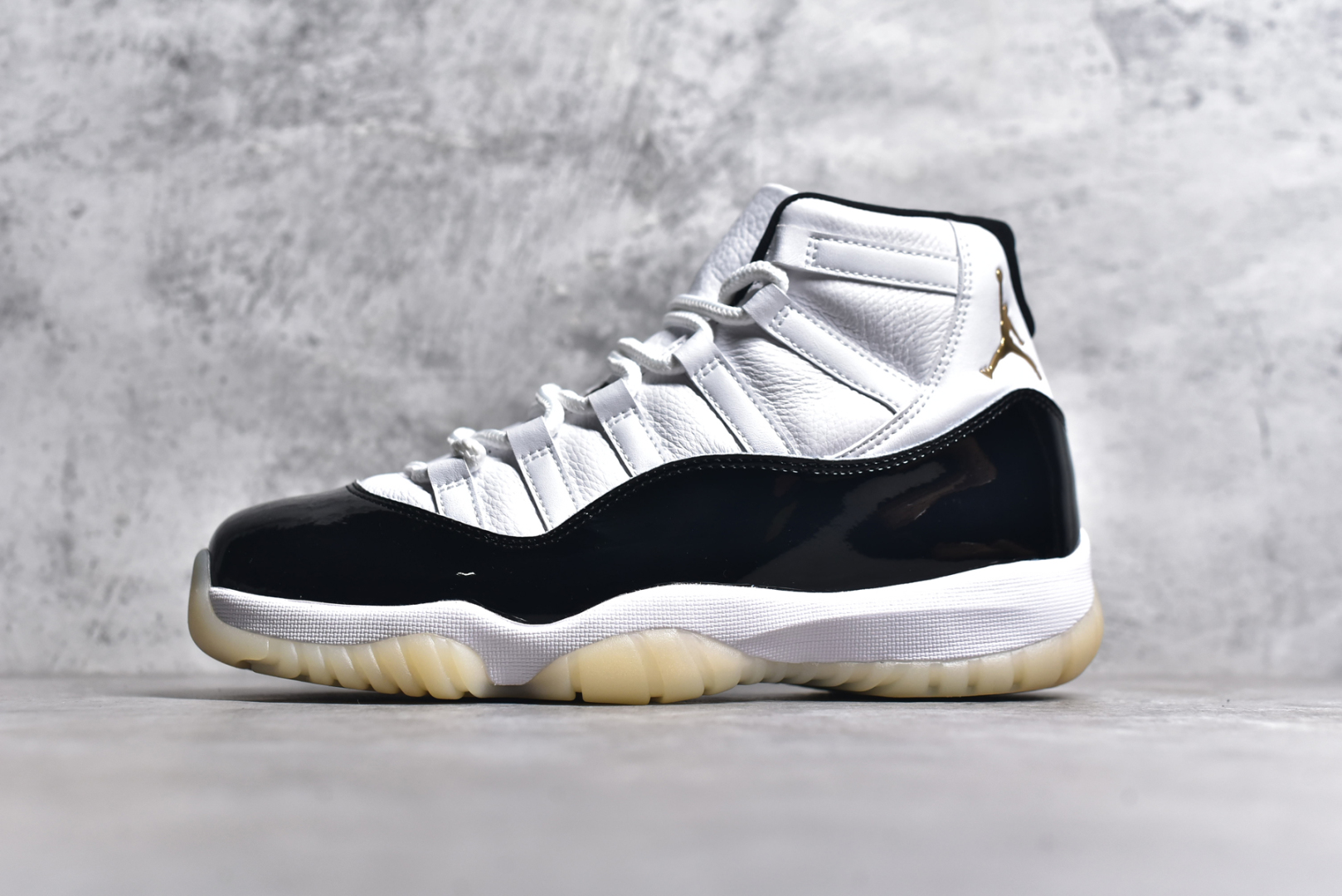 #秒杀 ️Air Jordan AJ11 \”DMP\”金砖 CT8012-170 外贸特供批次 原楦原档案数据开模打造 原厂中底拉帮钢印 原厂漆皮 防冻不开裂 头层皮料 原装鞋撑 水晶大底正确色度色泽 原楦原数据刺绣 原厂车缝走线及对位 毫厘不差 飞人logo采用原数据电脑刺绣 原装正品碳纤维真实碳板 增强抗扭 原内标 原盒标 正确官方原盒 原厂防氧化水晶外底 原厂配套厂全掌solo气垫 独家尺码：40 40.5 41 42 42.5 43 44 44.5 45 45.5 46 47.5-选品中心