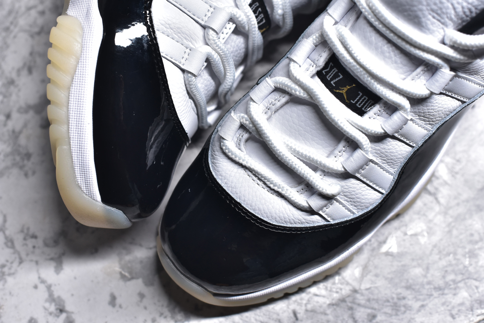 图片[8]-#秒杀 ️Air Jordan AJ11 \”DMP\”金砖 CT8012-170 外贸特供批次 原楦原档案数据开模打造 原厂中底拉帮钢印 原厂漆皮 防冻不开裂 头层皮料 原装鞋撑 水晶大底正确色度色泽 原楦原数据刺绣 原厂车缝走线及对位 毫厘不差 飞人logo采用原数据电脑刺绣 原装正品碳纤维真实碳板 增强抗扭 原内标 原盒标 正确官方原盒 原厂防氧化水晶外底 原厂配套厂全掌solo气垫 独家尺码：40 40.5 41 42 42.5 43 44 44.5 45 45.5 46 47.5-选品中心