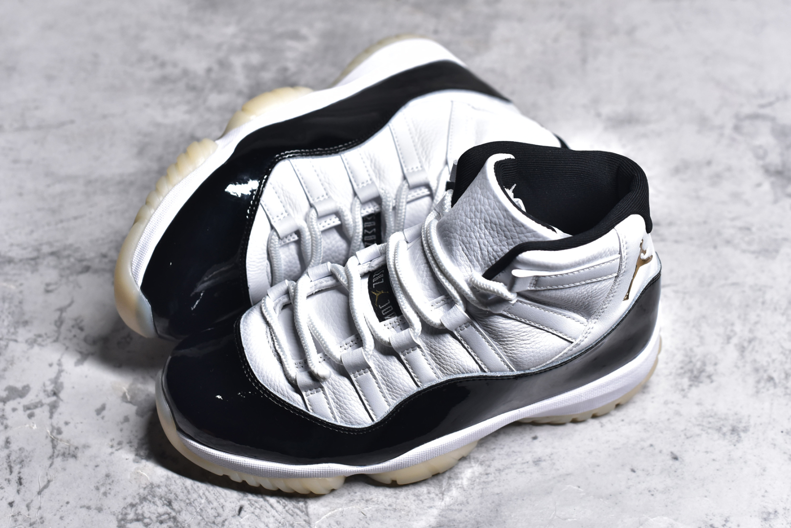 图片[7]-#秒杀 ️Air Jordan AJ11 \”DMP\”金砖 CT8012-170 外贸特供批次 原楦原档案数据开模打造 原厂中底拉帮钢印 原厂漆皮 防冻不开裂 头层皮料 原装鞋撑 水晶大底正确色度色泽 原楦原数据刺绣 原厂车缝走线及对位 毫厘不差 飞人logo采用原数据电脑刺绣 原装正品碳纤维真实碳板 增强抗扭 原内标 原盒标 正确官方原盒 原厂防氧化水晶外底 原厂配套厂全掌solo气垫 独家尺码：40 40.5 41 42 42.5 43 44 44.5 45 45.5 46 47.5-选品中心